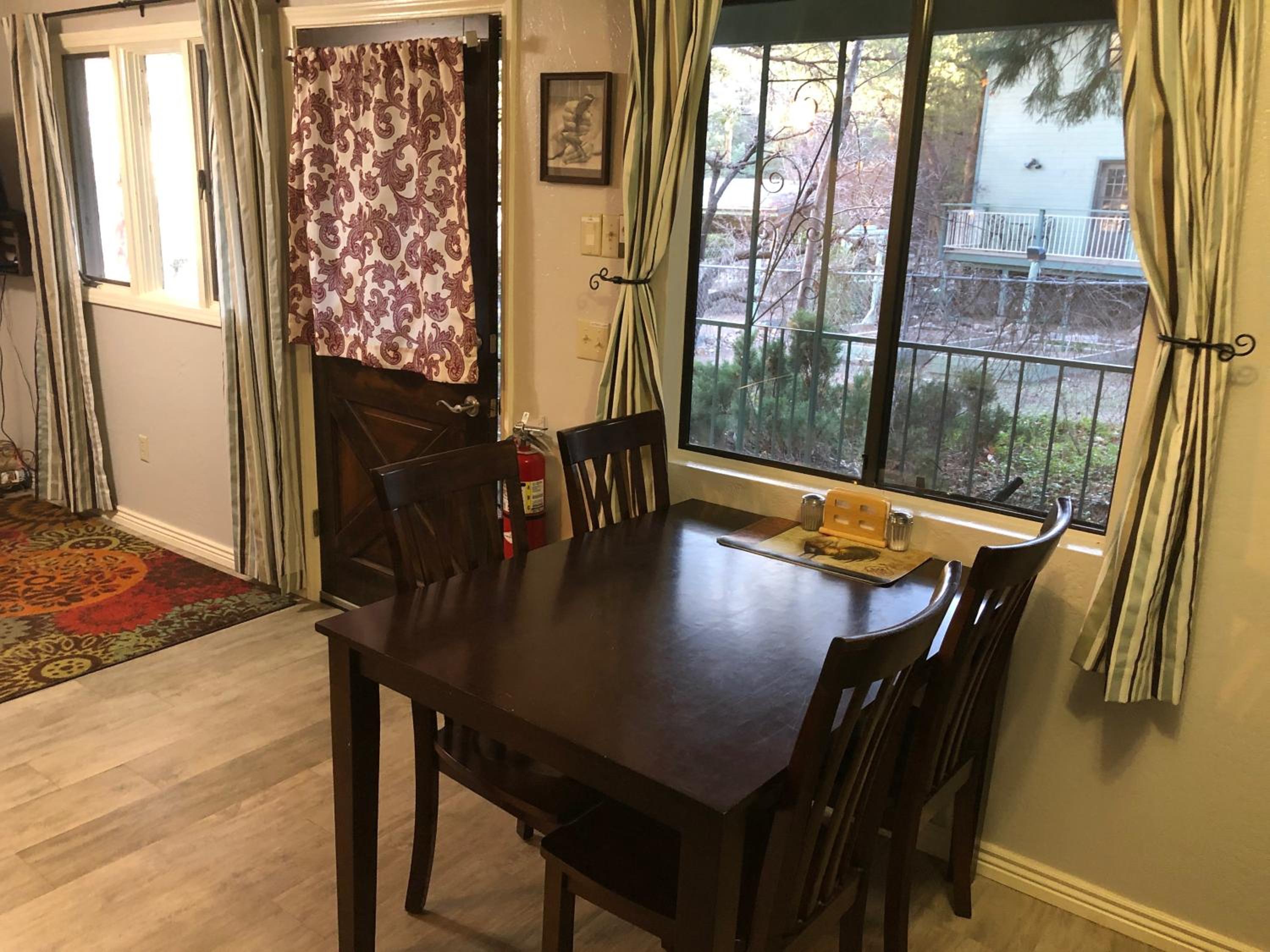 Apartment photo 2