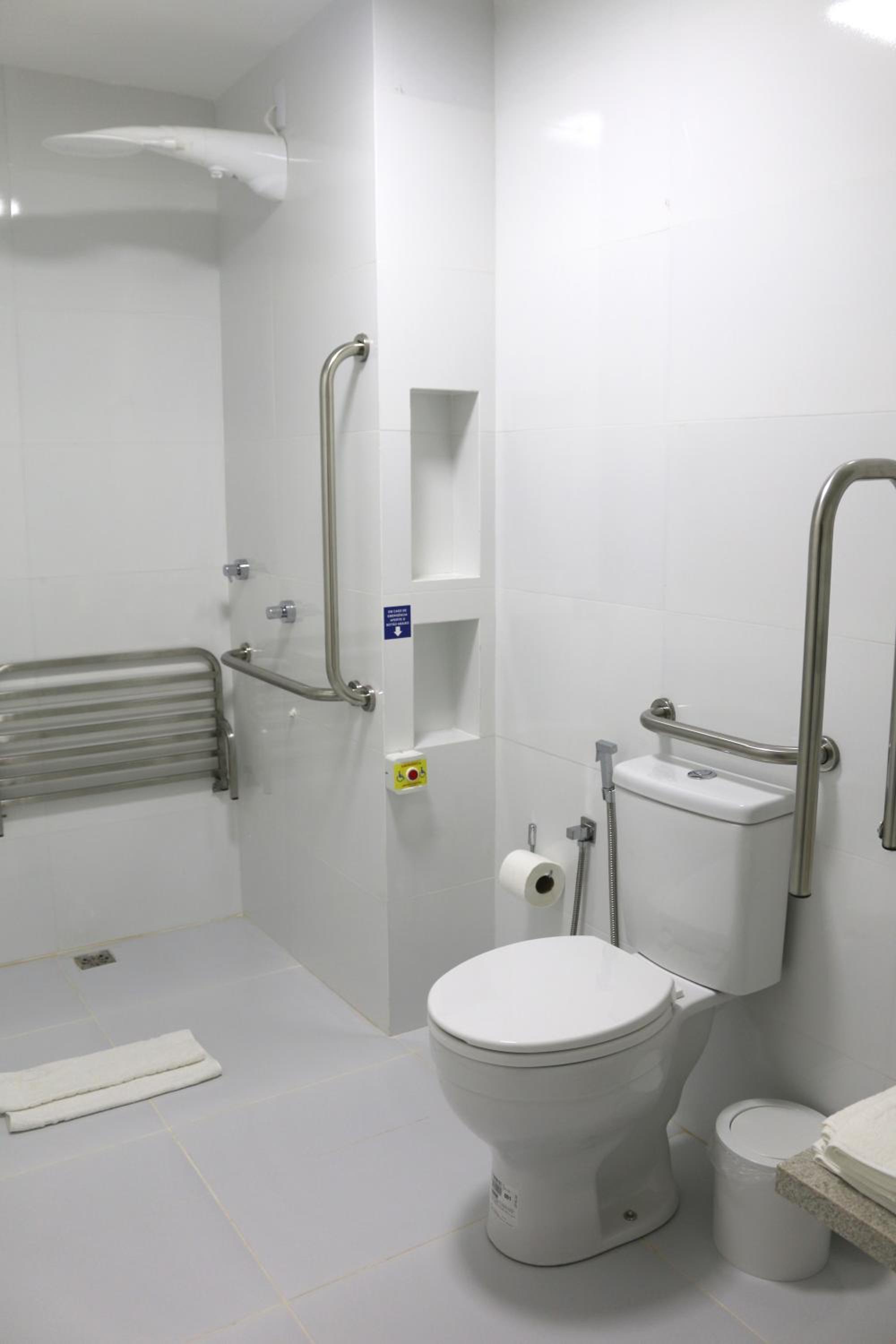 Double Room - Disability Access photo 2