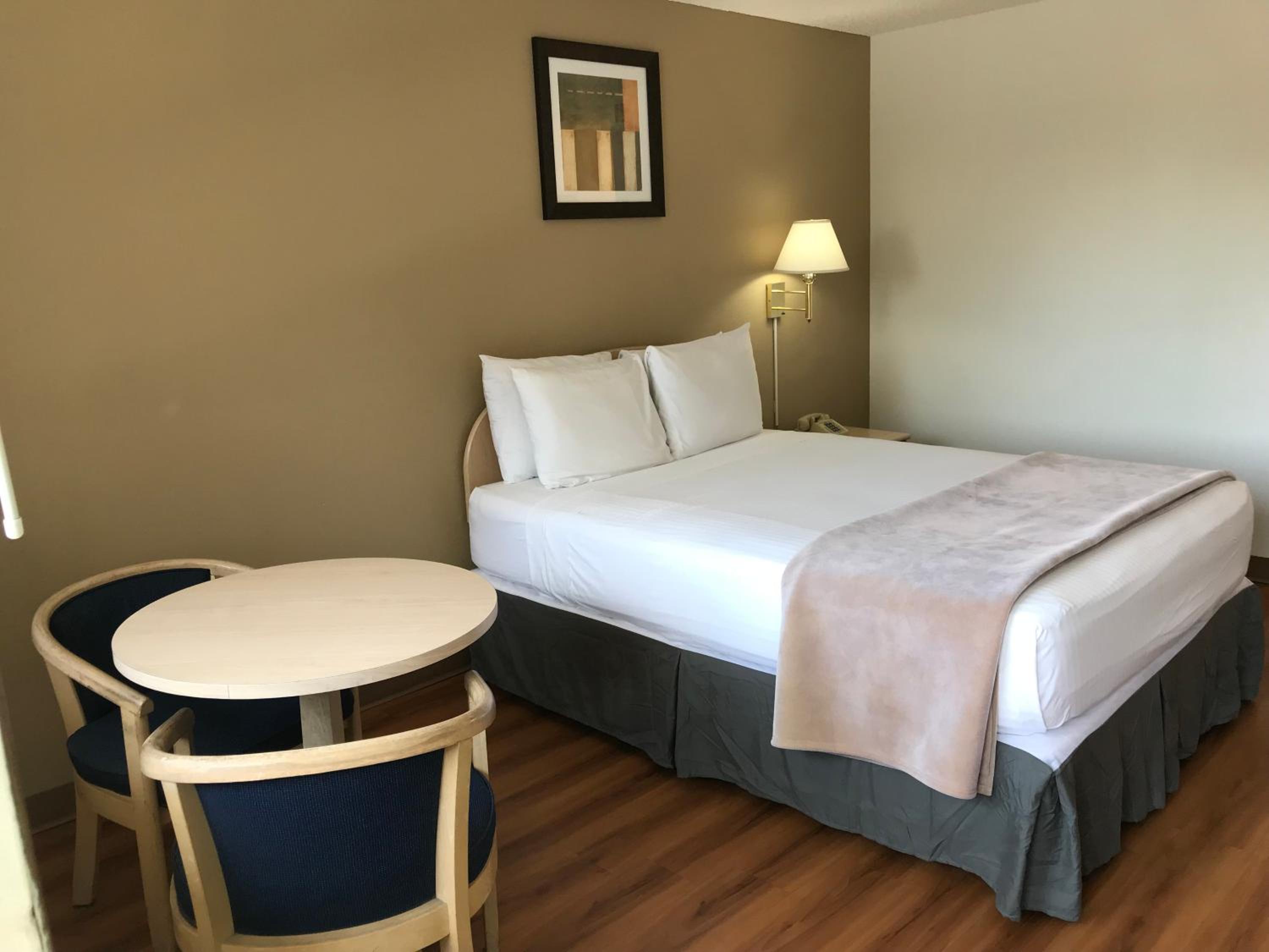 Queen Room - Photo 6