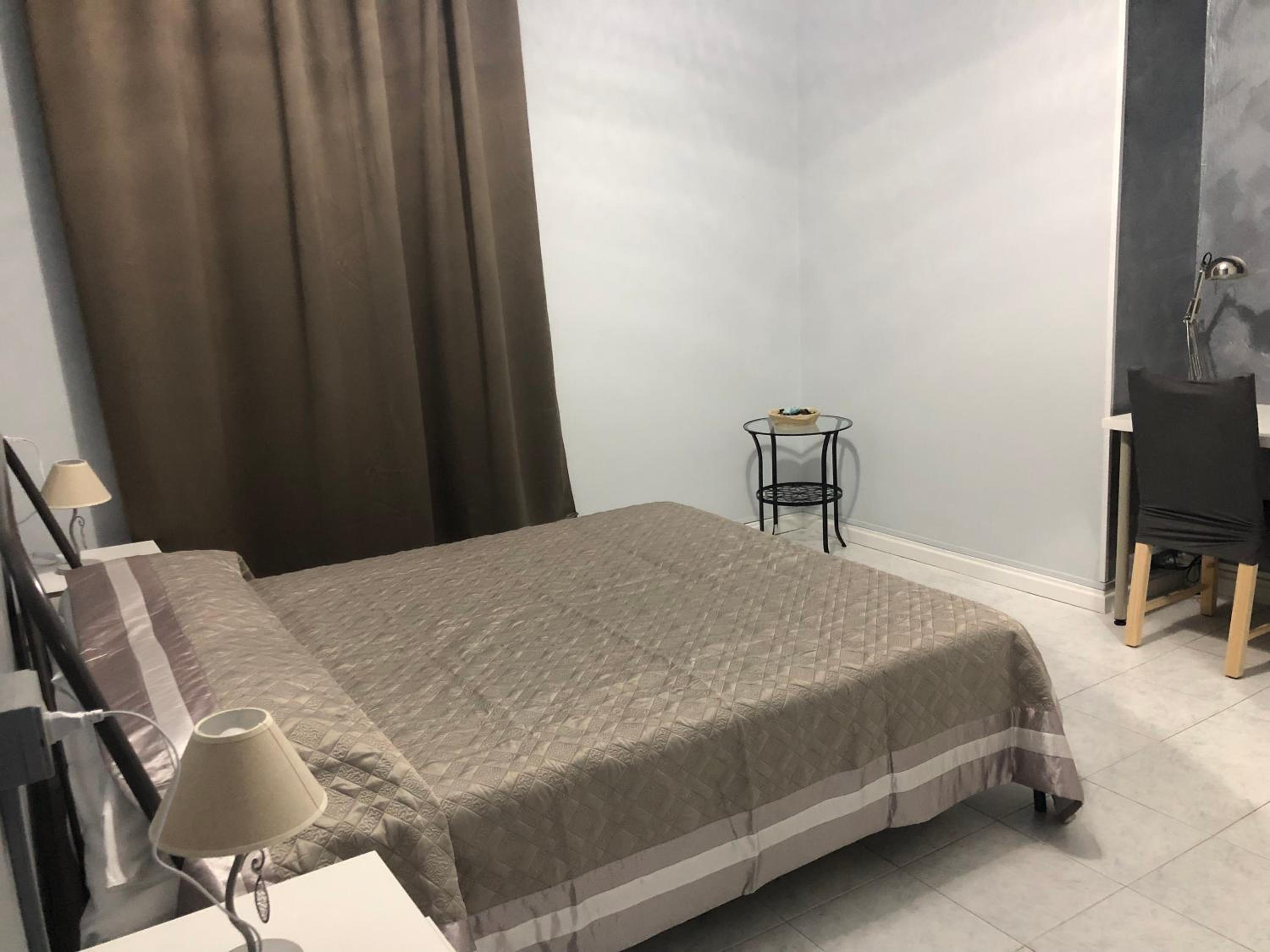 Double Room - Photo 16