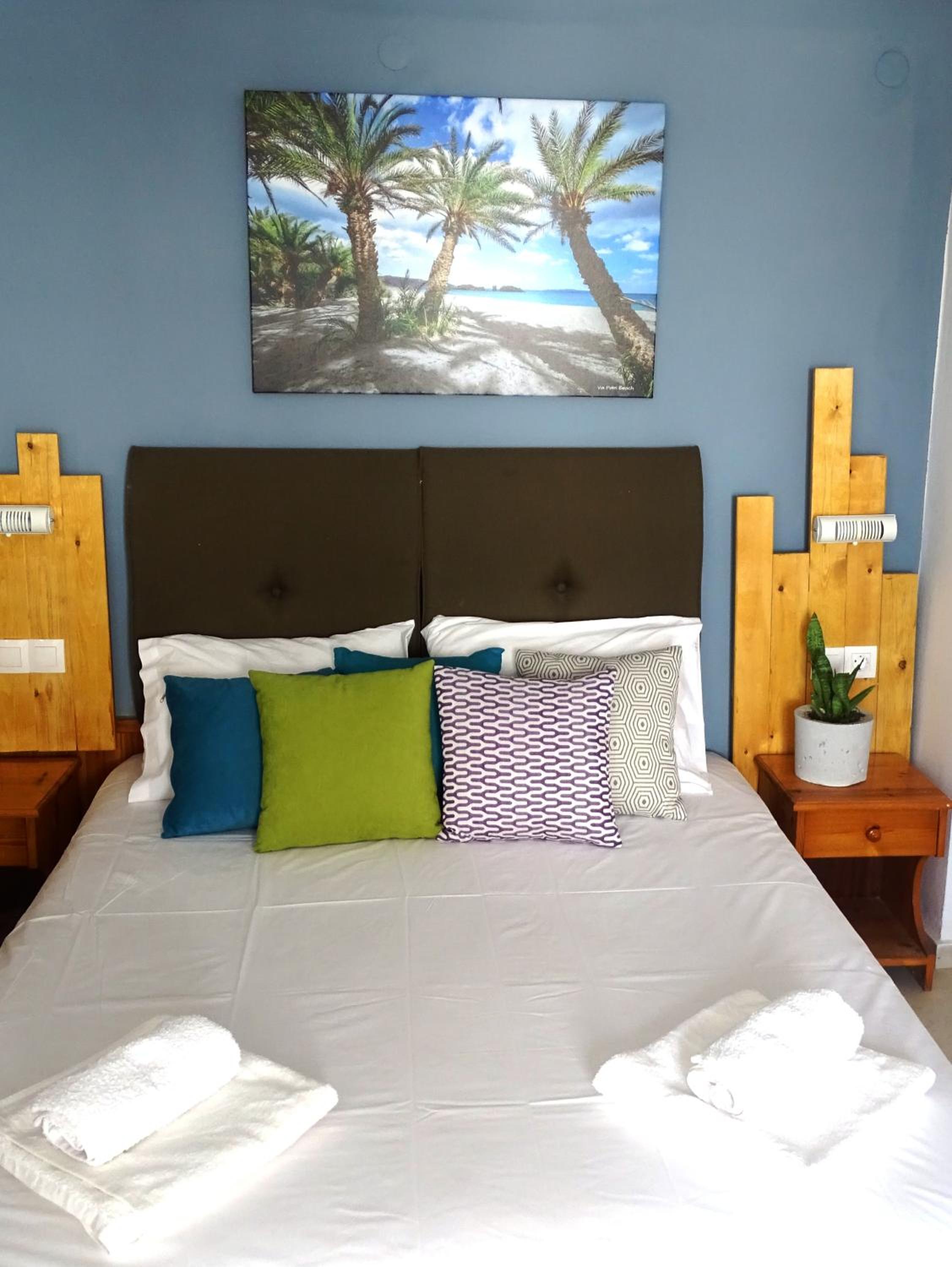 Studio Apartment with Balcony photo 3