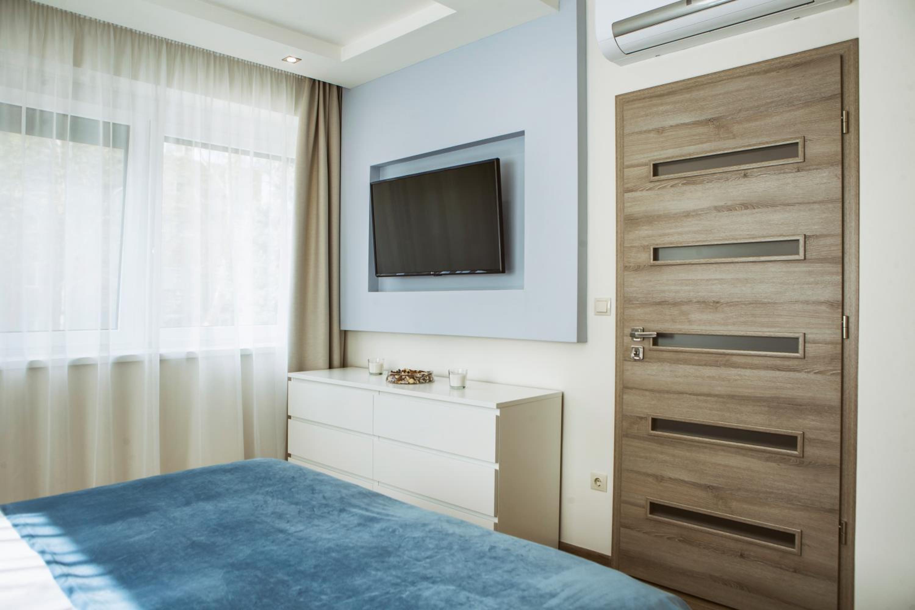 One-Bedroom Apartment - Photo 4