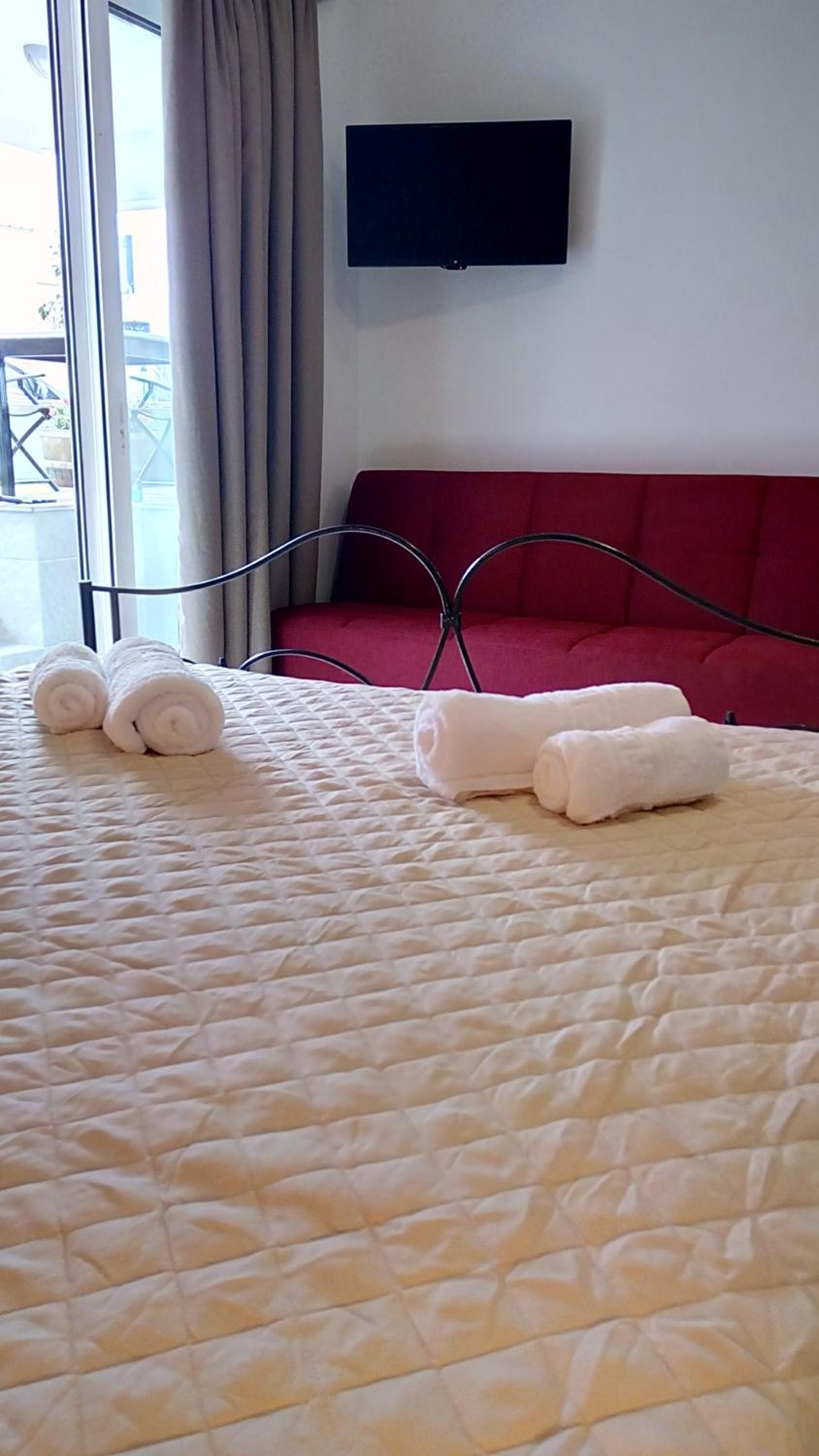 Studio Apartment - Photo 37