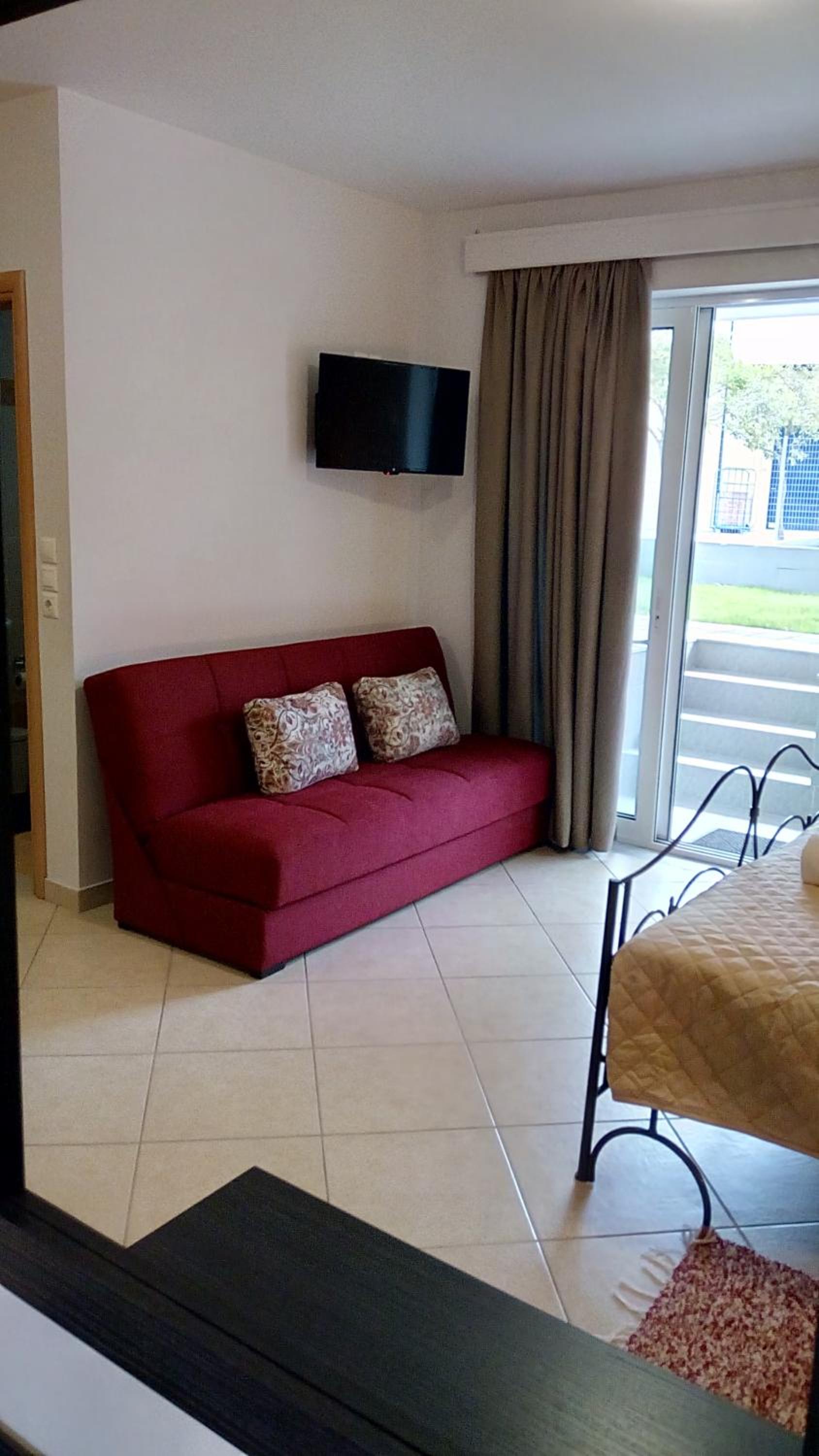 Studio Apartment - Photo 40