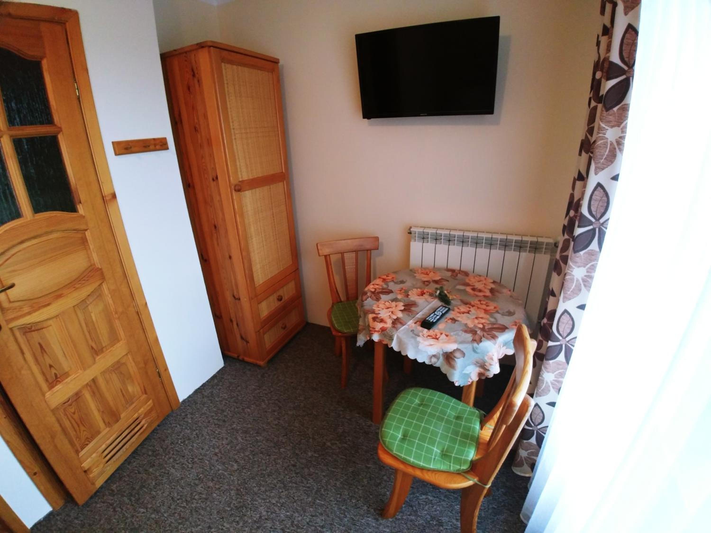 Double Room with Private Bathroom - Photo 11
