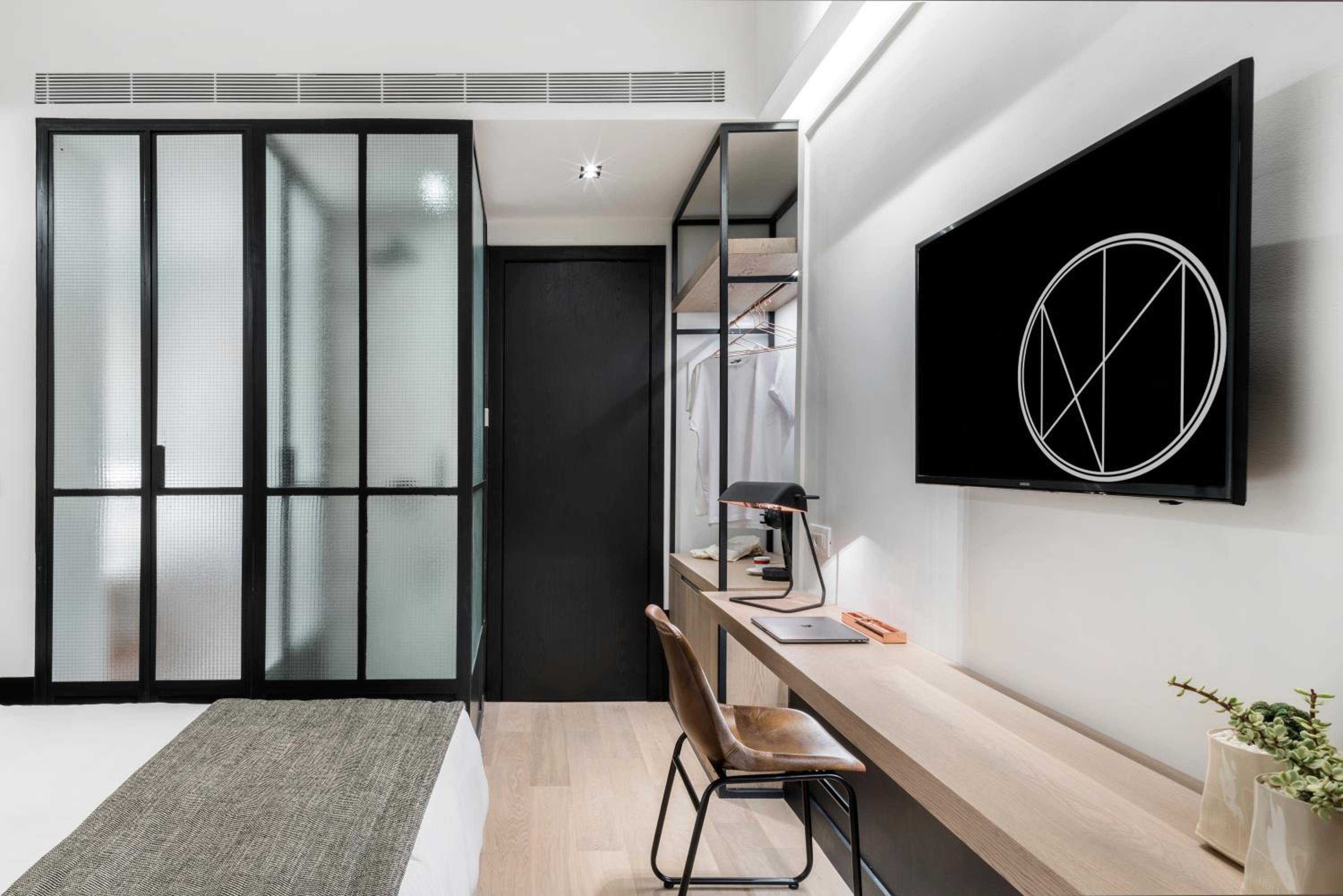 Urban Internal Double or Twin Room With No View - Photo 1