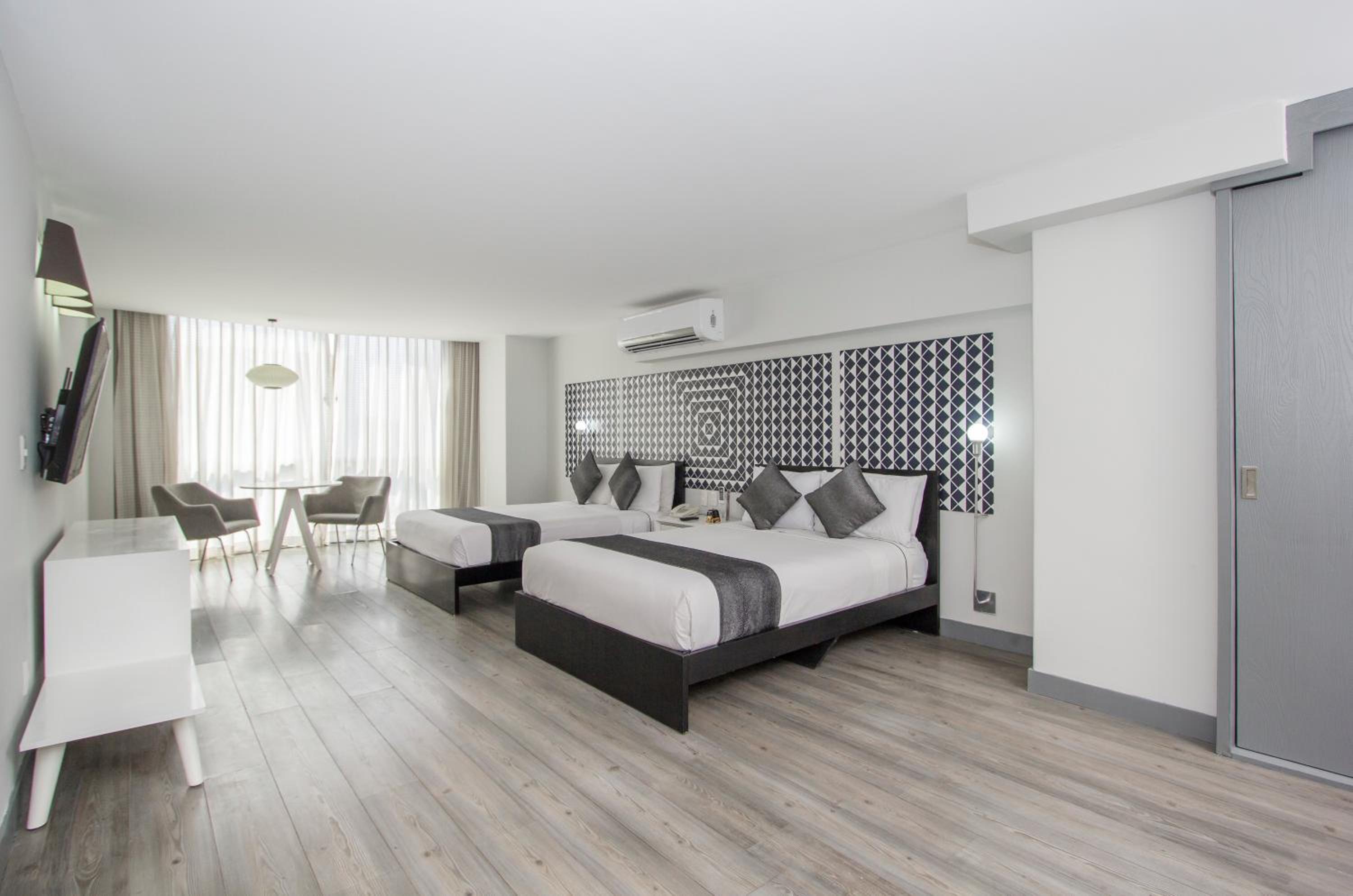 Deluxe Double Room - Photo 12
