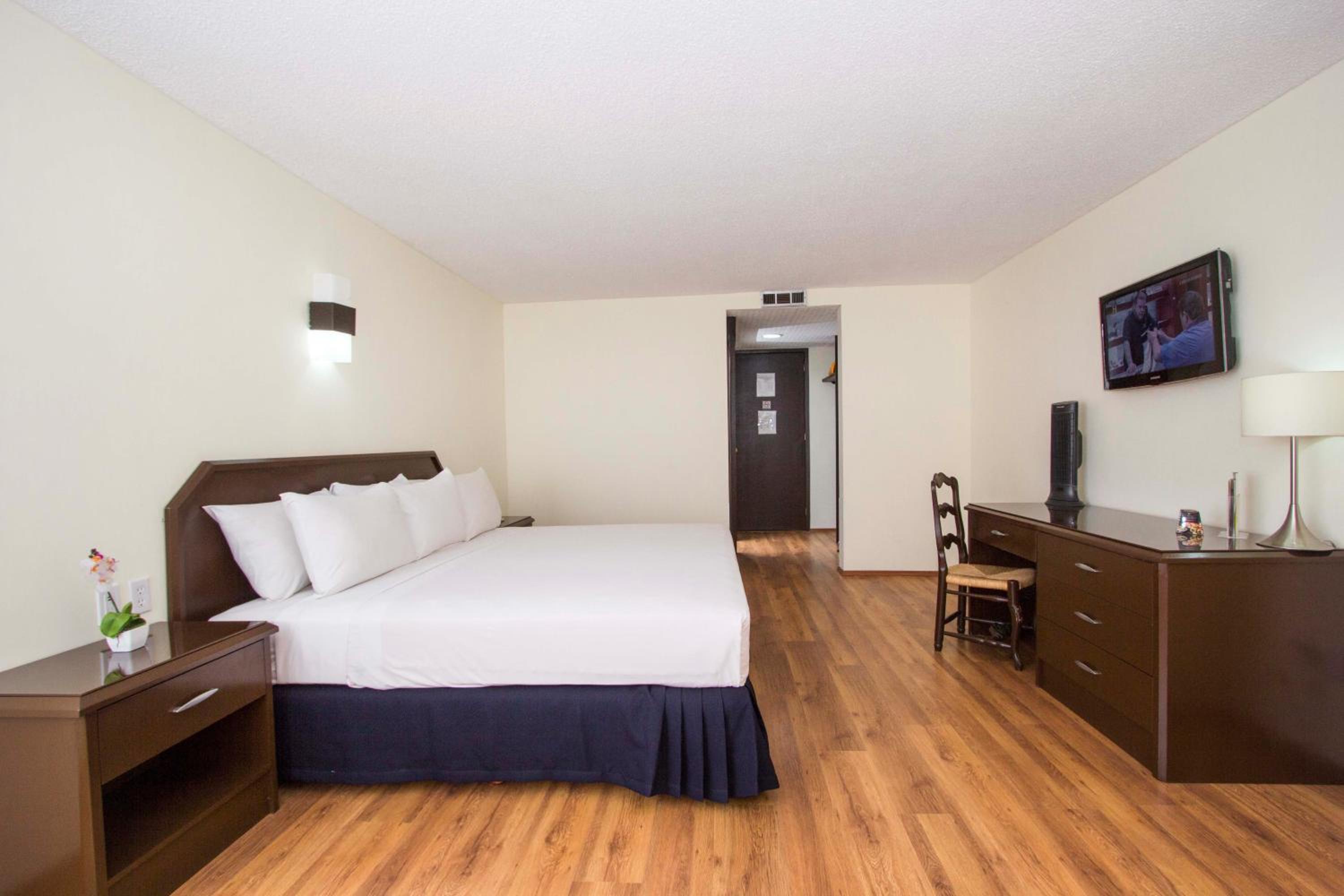 Superior King Room - Photo 1