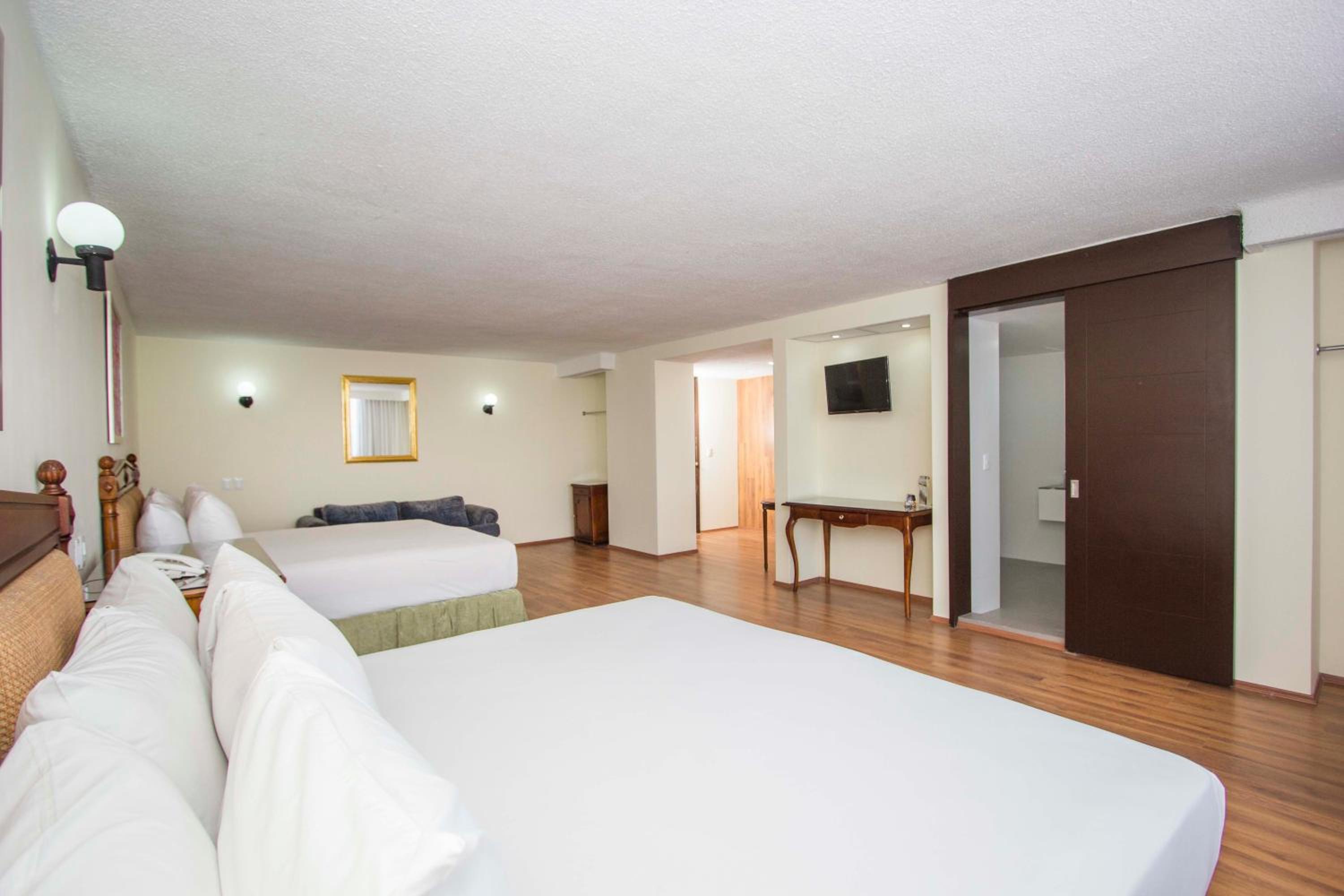 Superior Twin Room - Photo 1