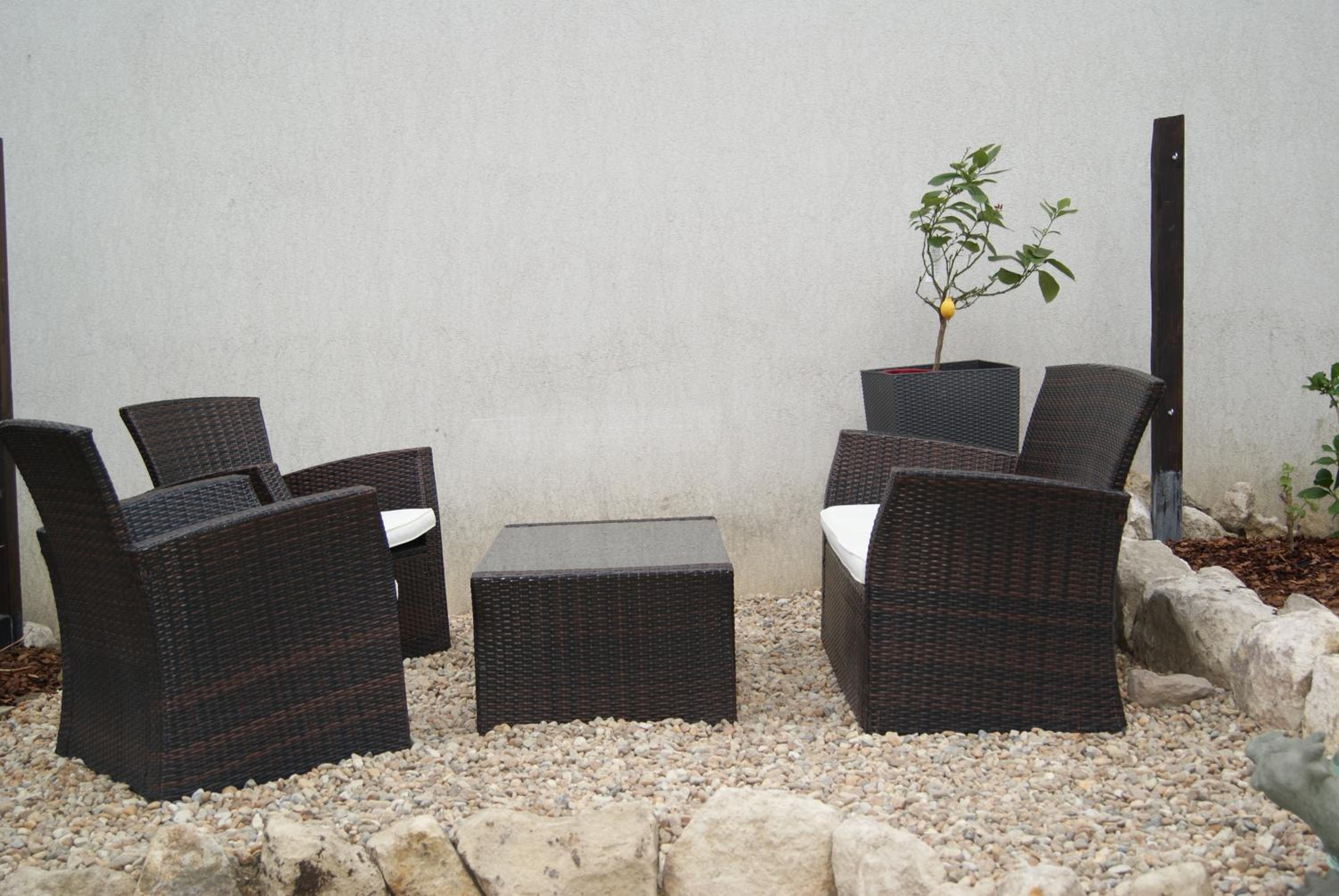 Apartment with Garden View - Photo 5