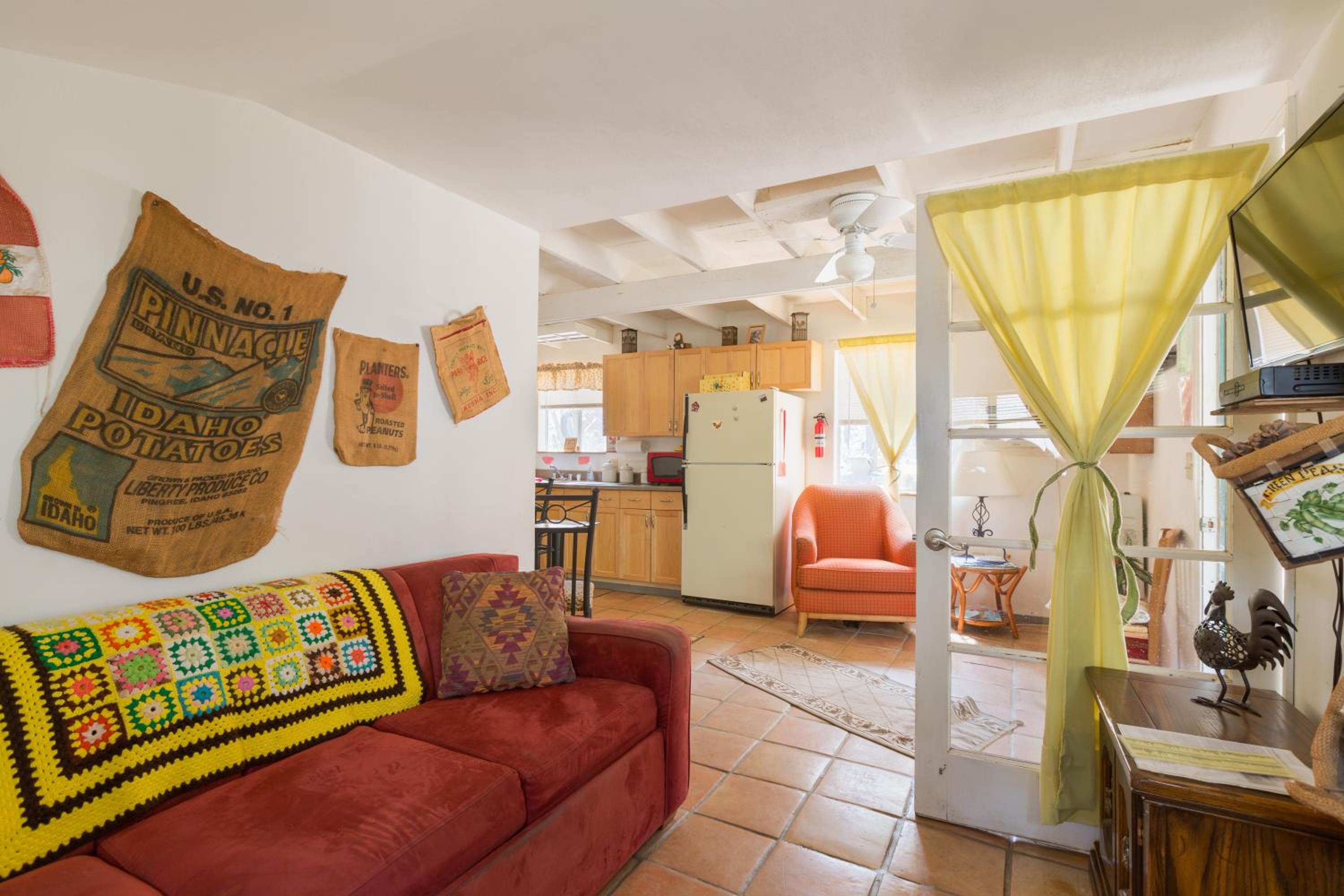Standard Double Room with Shared Bathroom photo 2