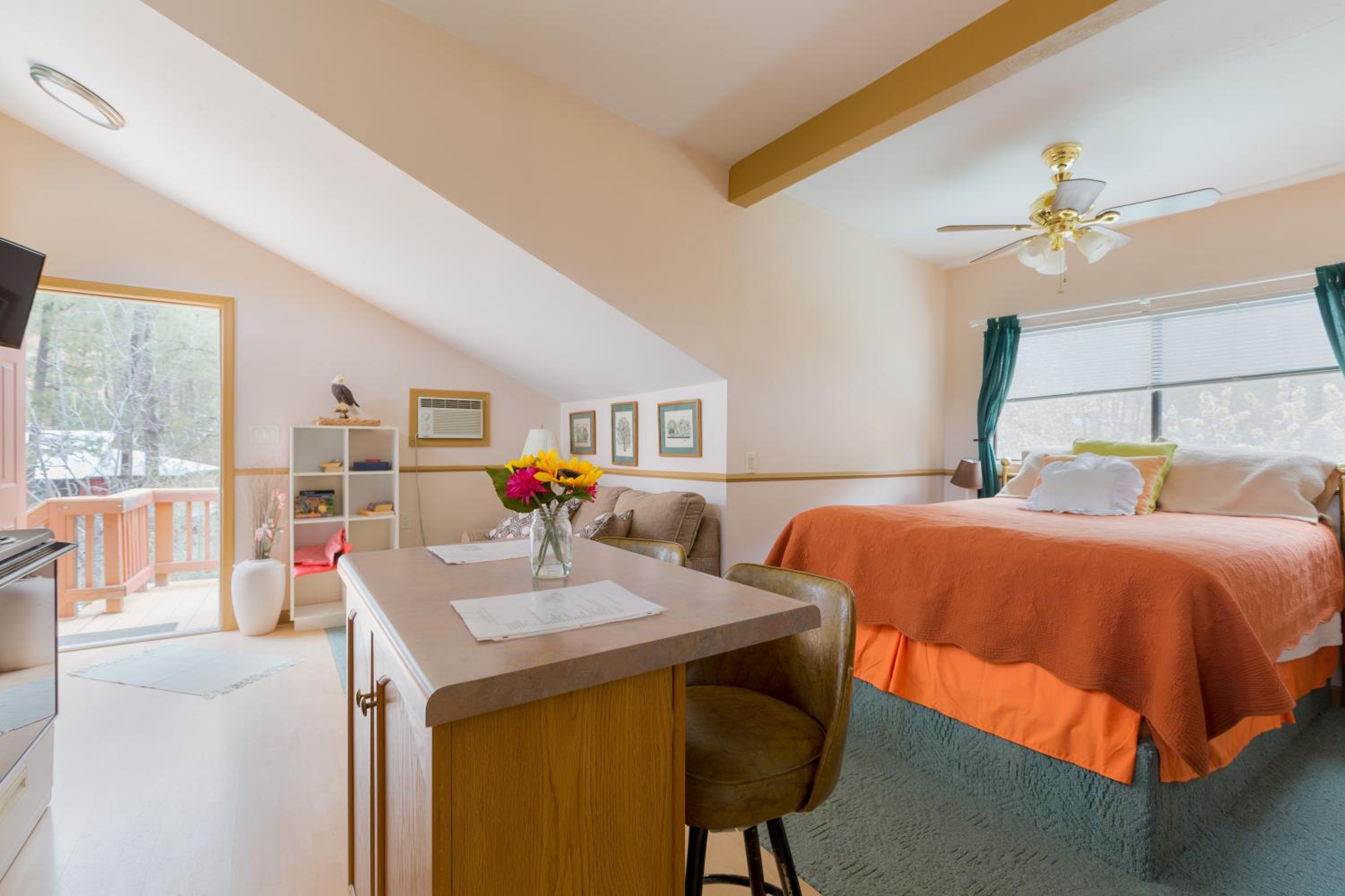 Queen Suite photo 2