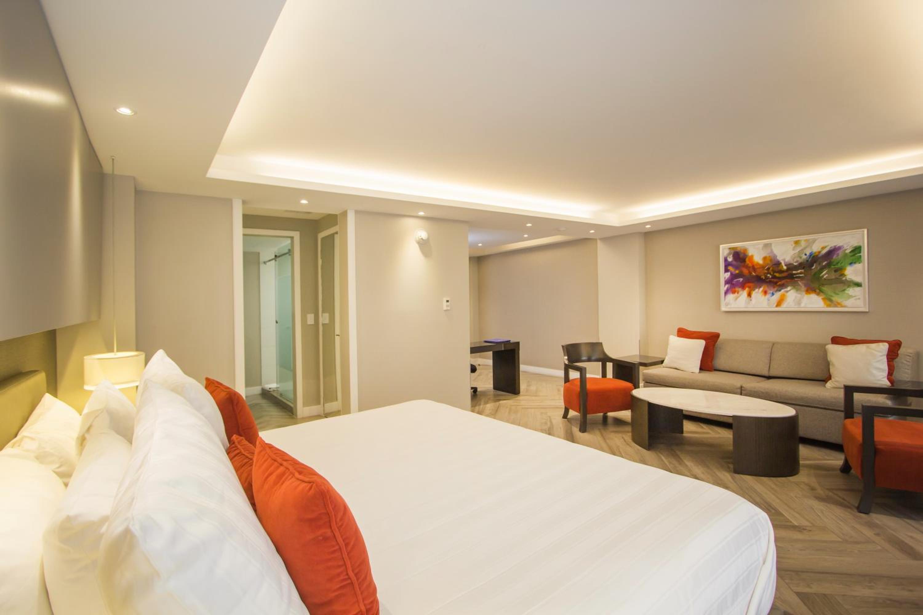 Junior Suite with Patio thumbnail 6