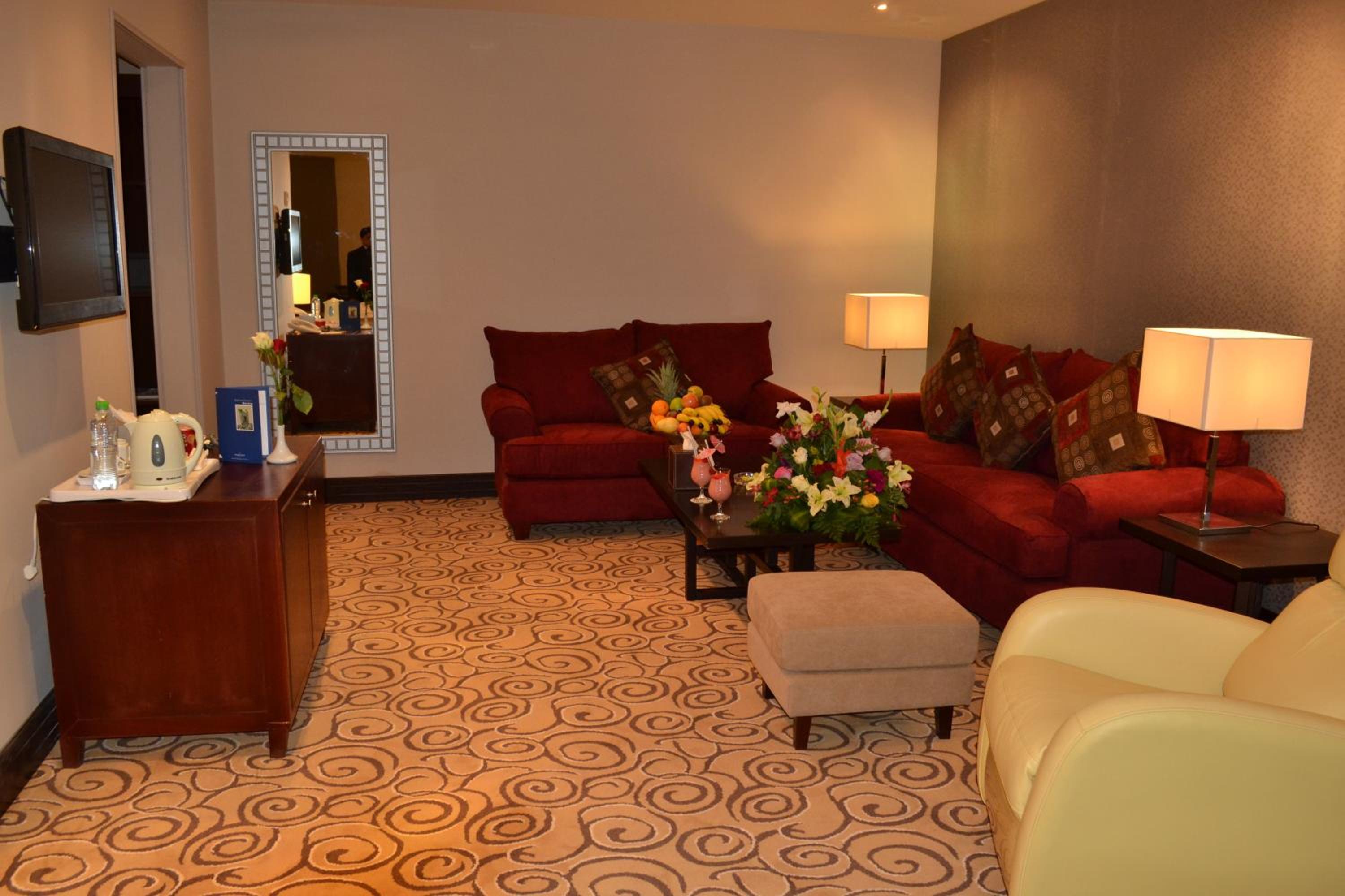 Two-Bedroom Suite - Photo 4