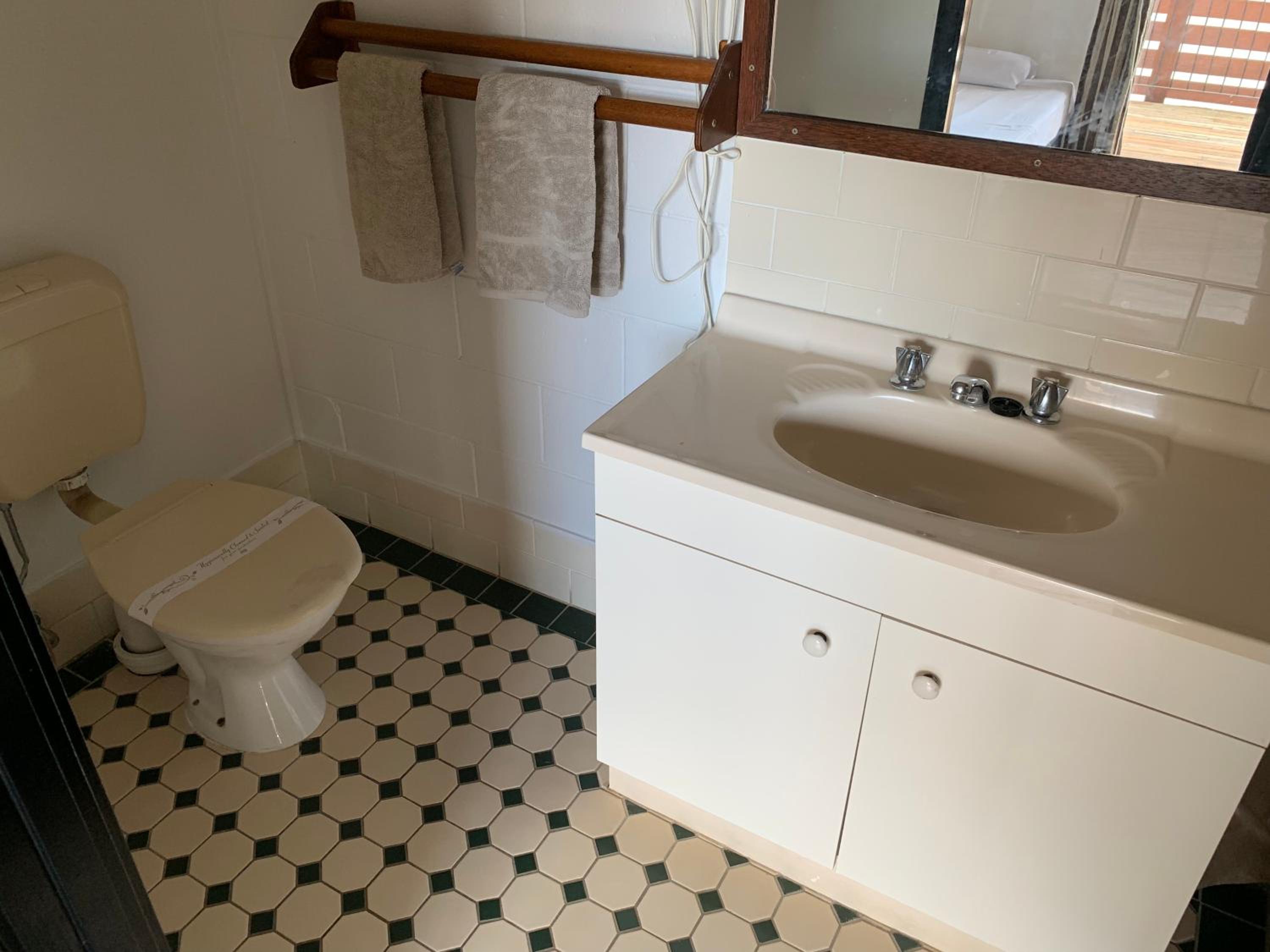 Deluxe Bungalow photo 3