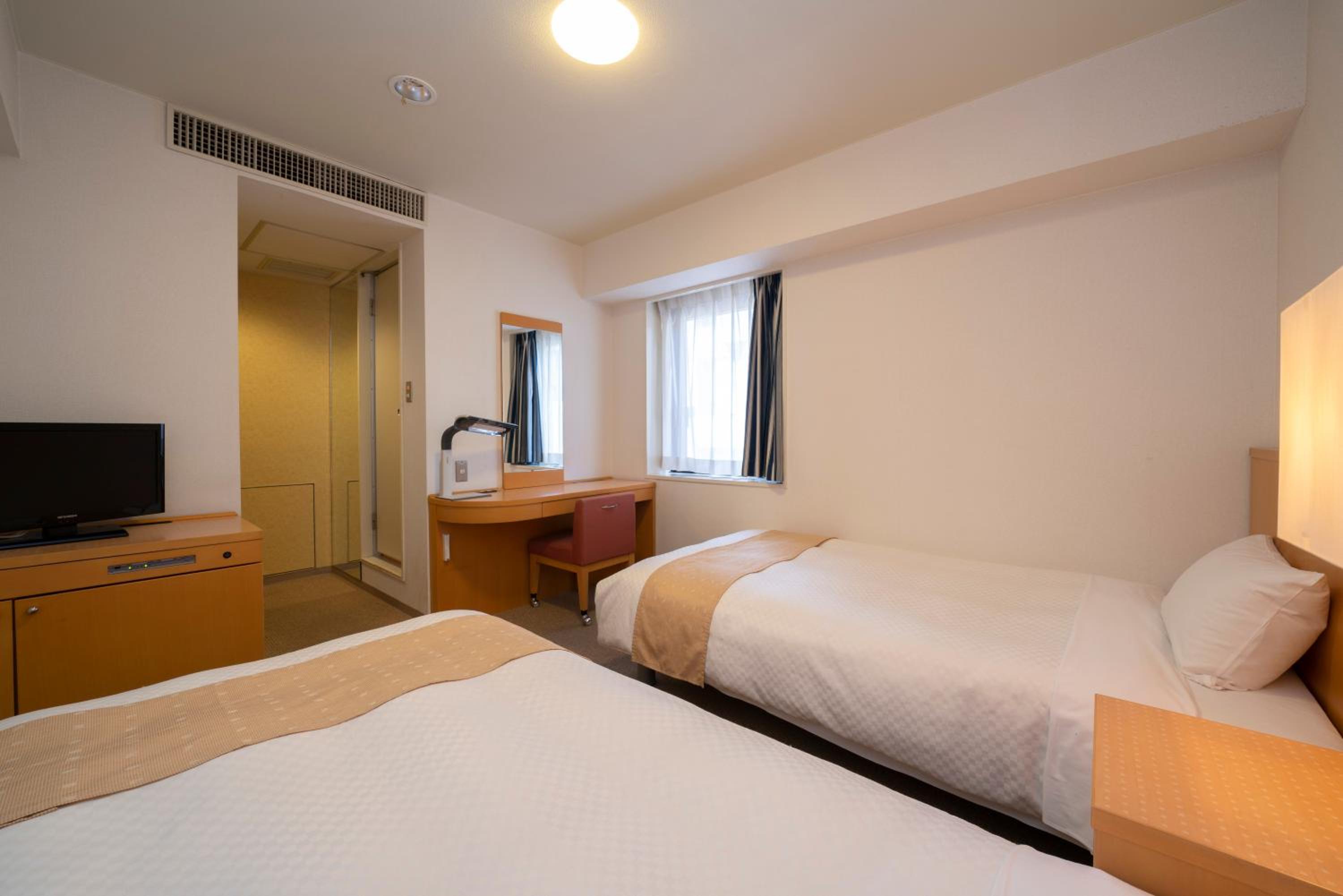 Standard Twin Room - Smoking photo 3
