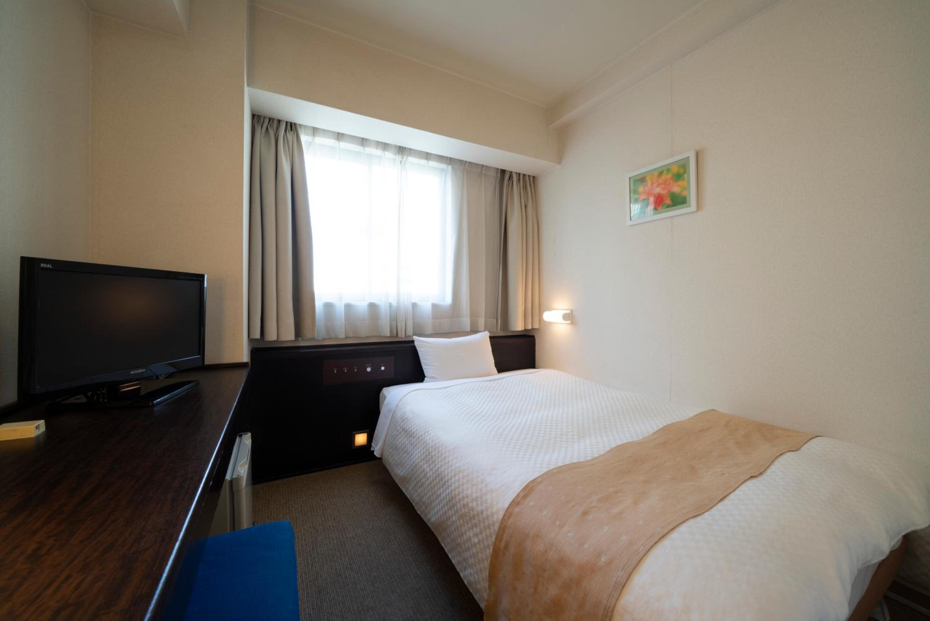 Single Room - Non-Smoking photo 2