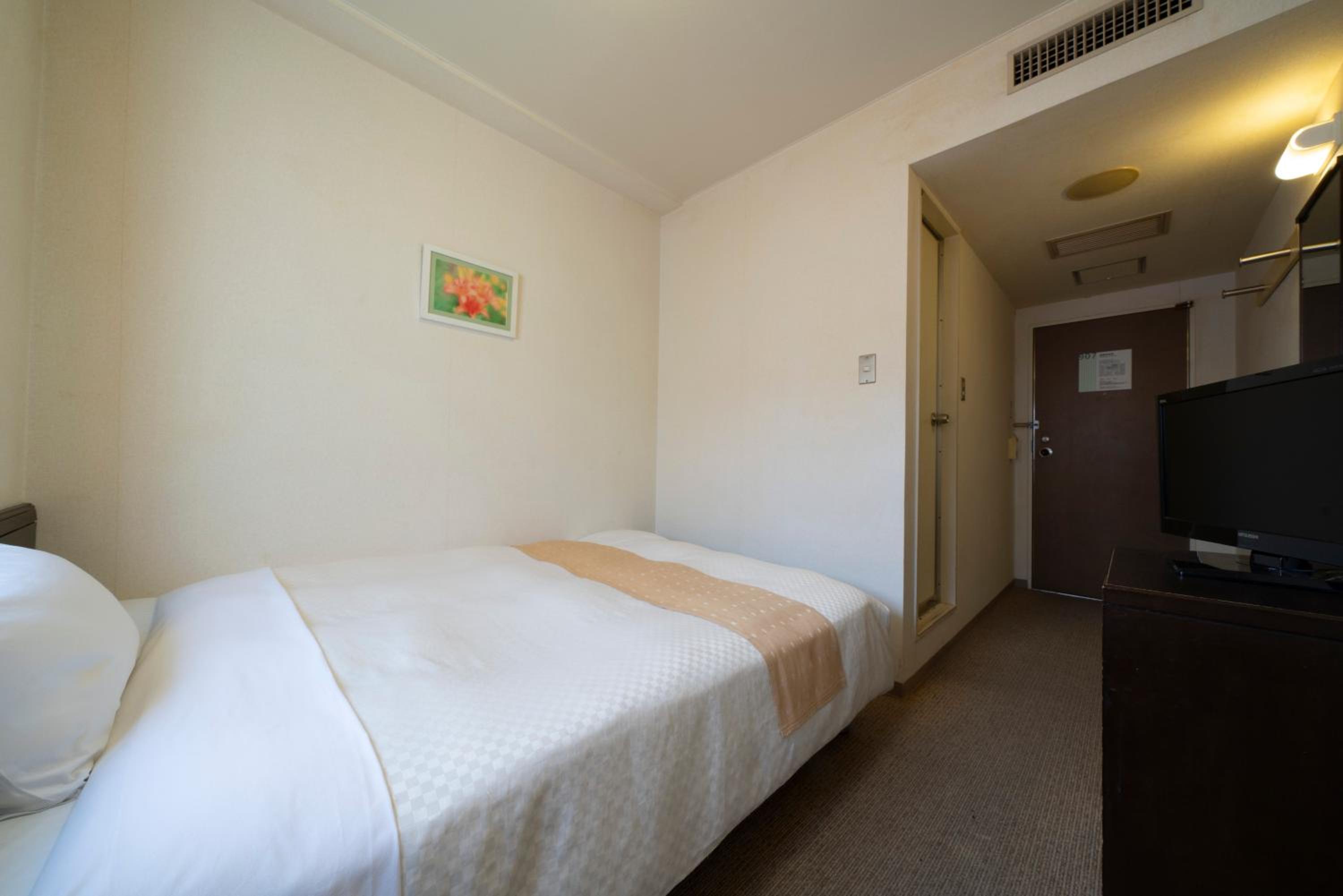 Economy Double Room - Smoking photo 3