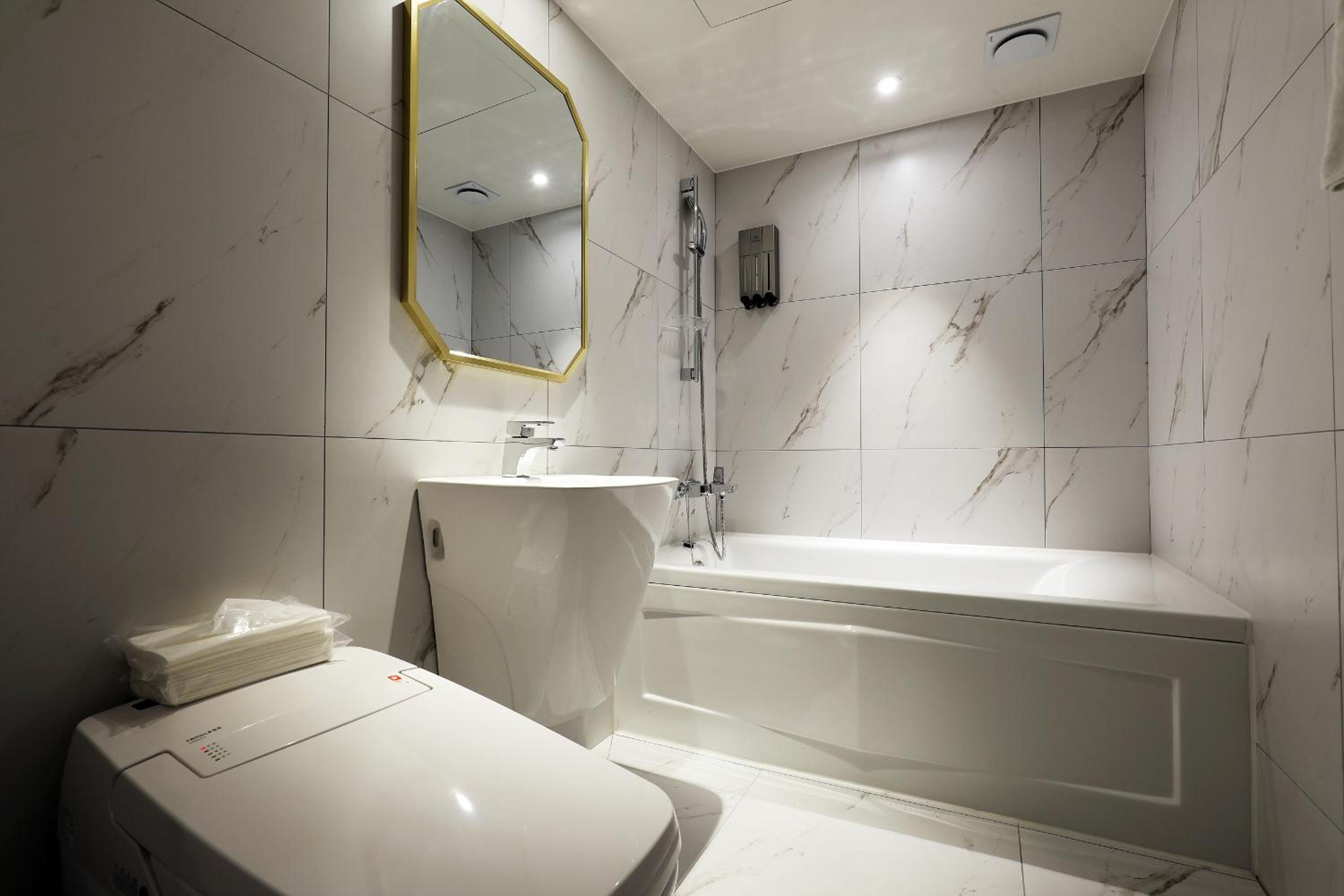 Standard Double Room - Photo 2