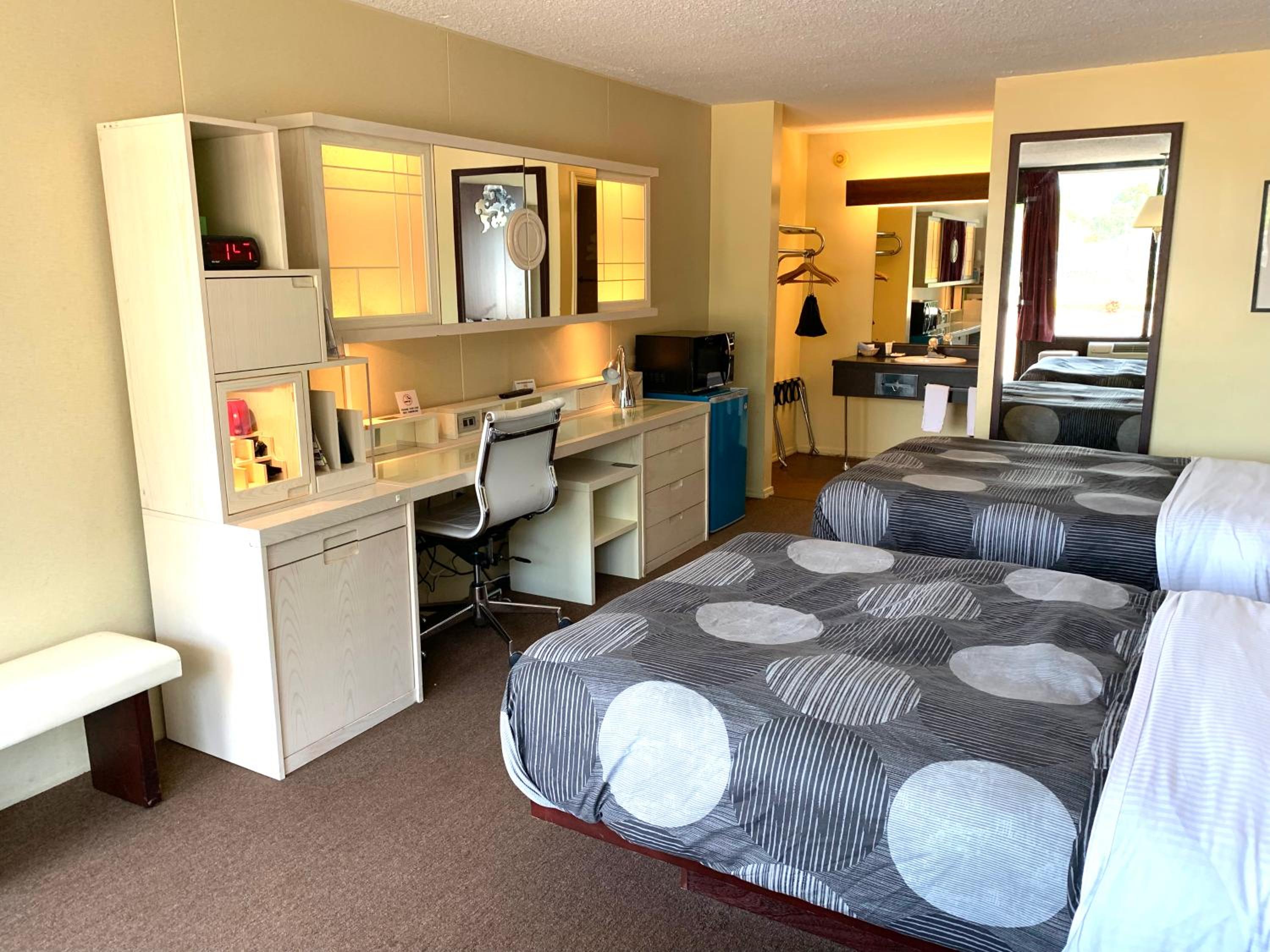 Double Room with Two Double Beds - Non-Smoking photo 2