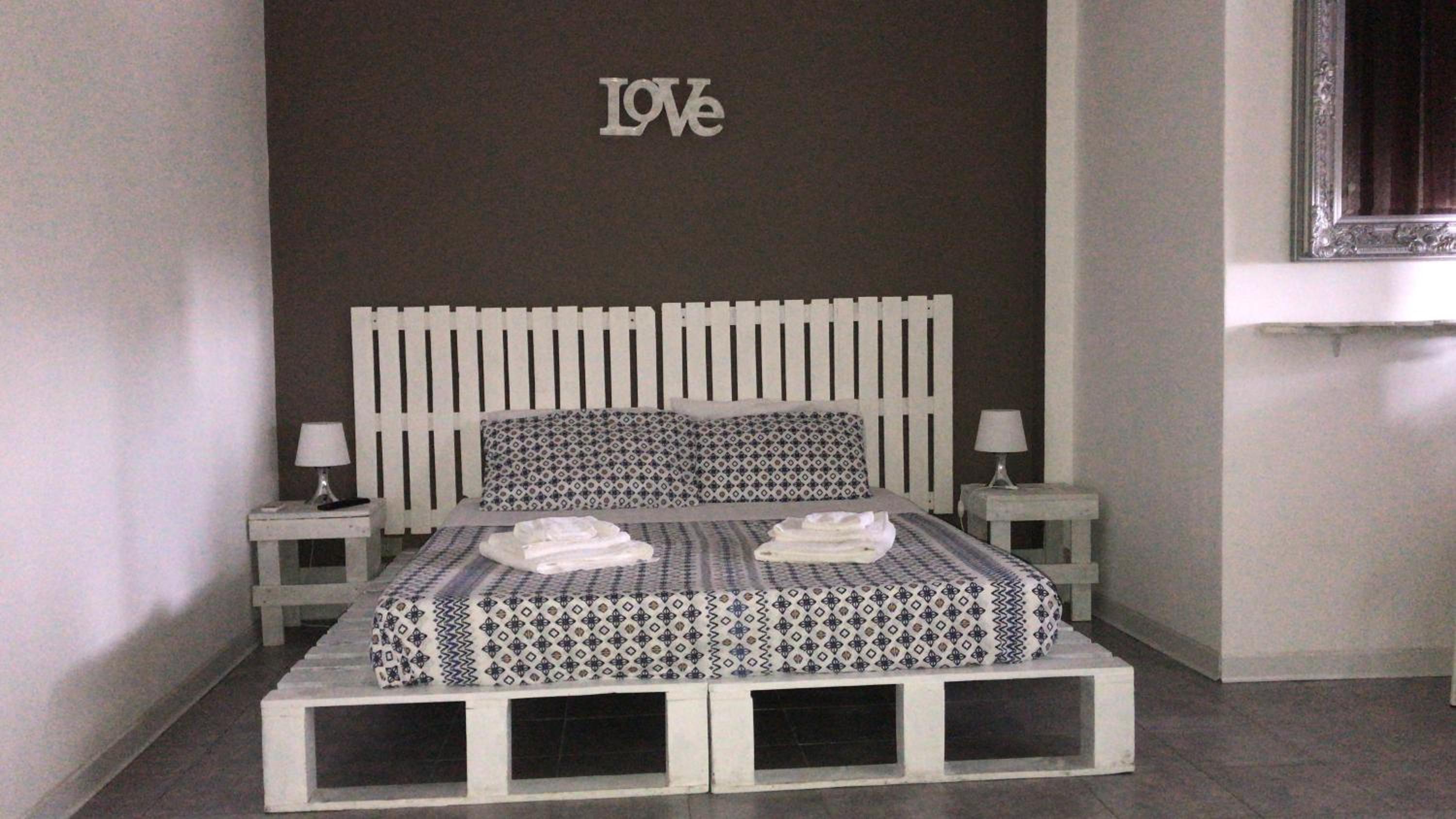 Double or Twin Room with Bathroom - Photo 1