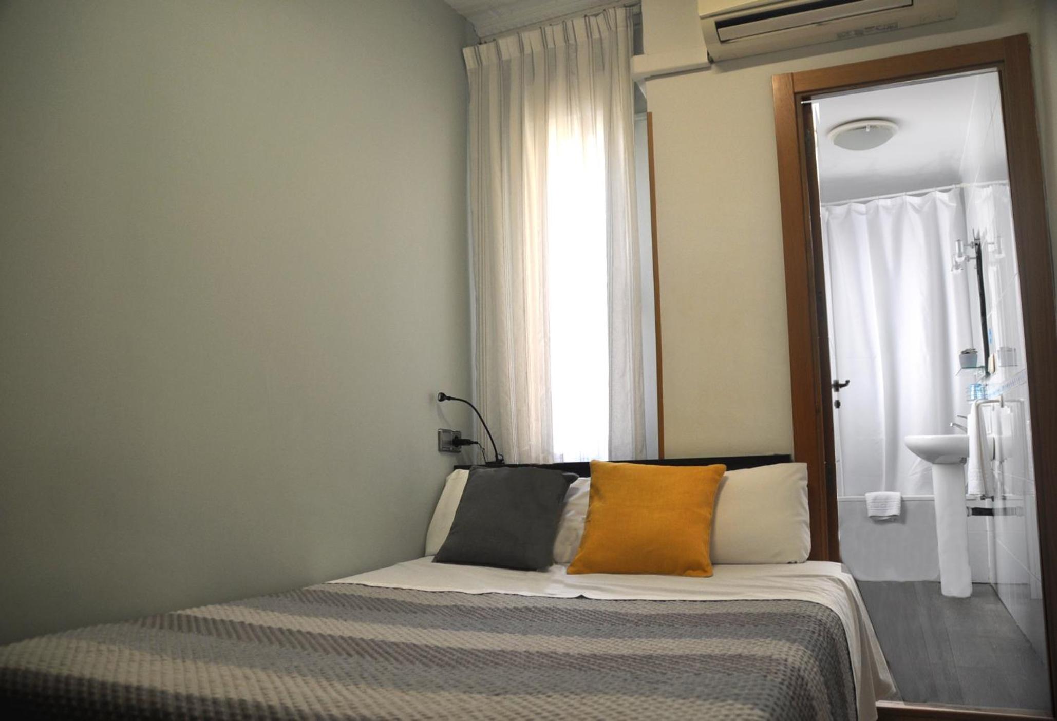 Habitación individual con baño privado