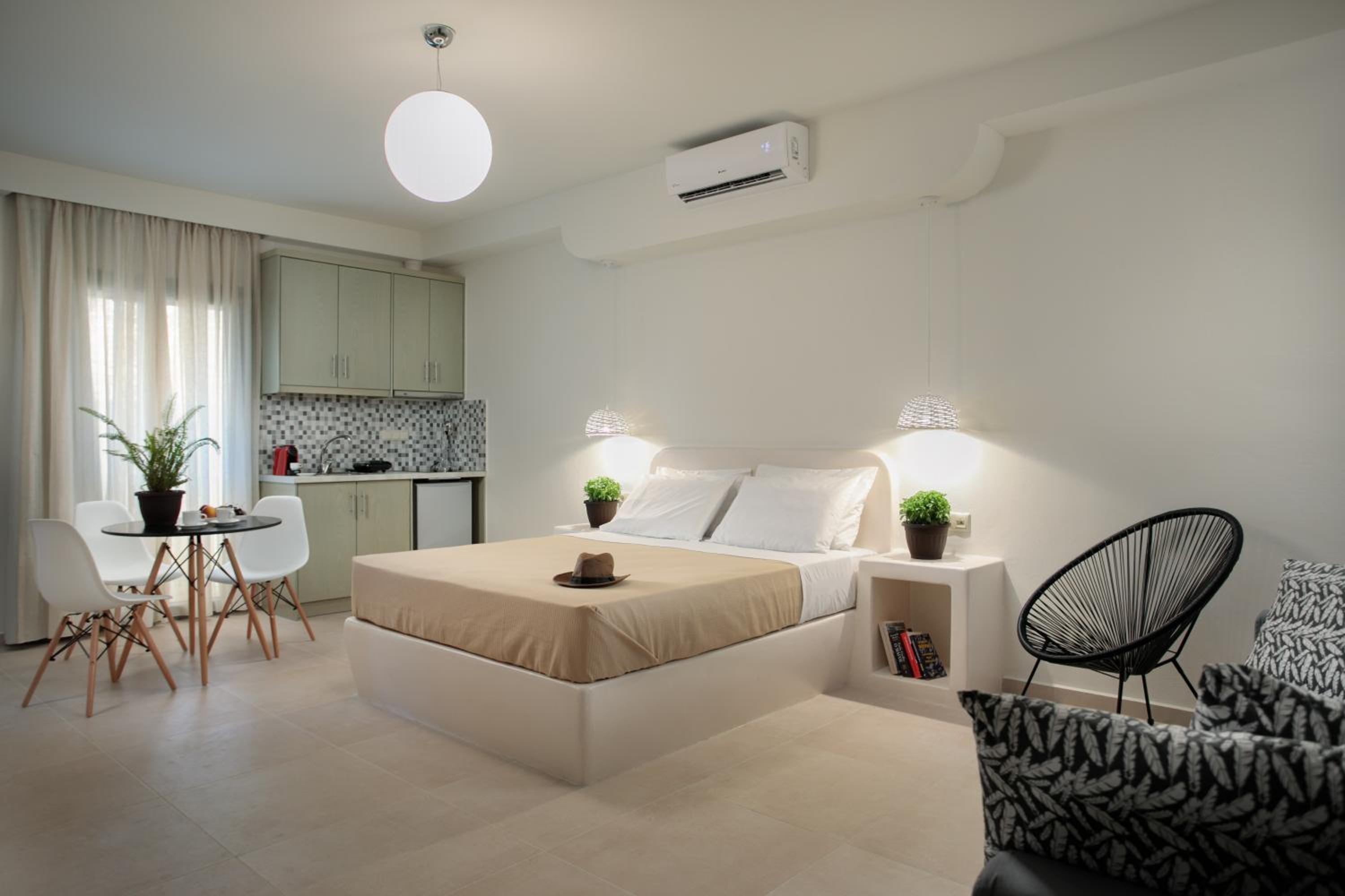 Studio Apartment