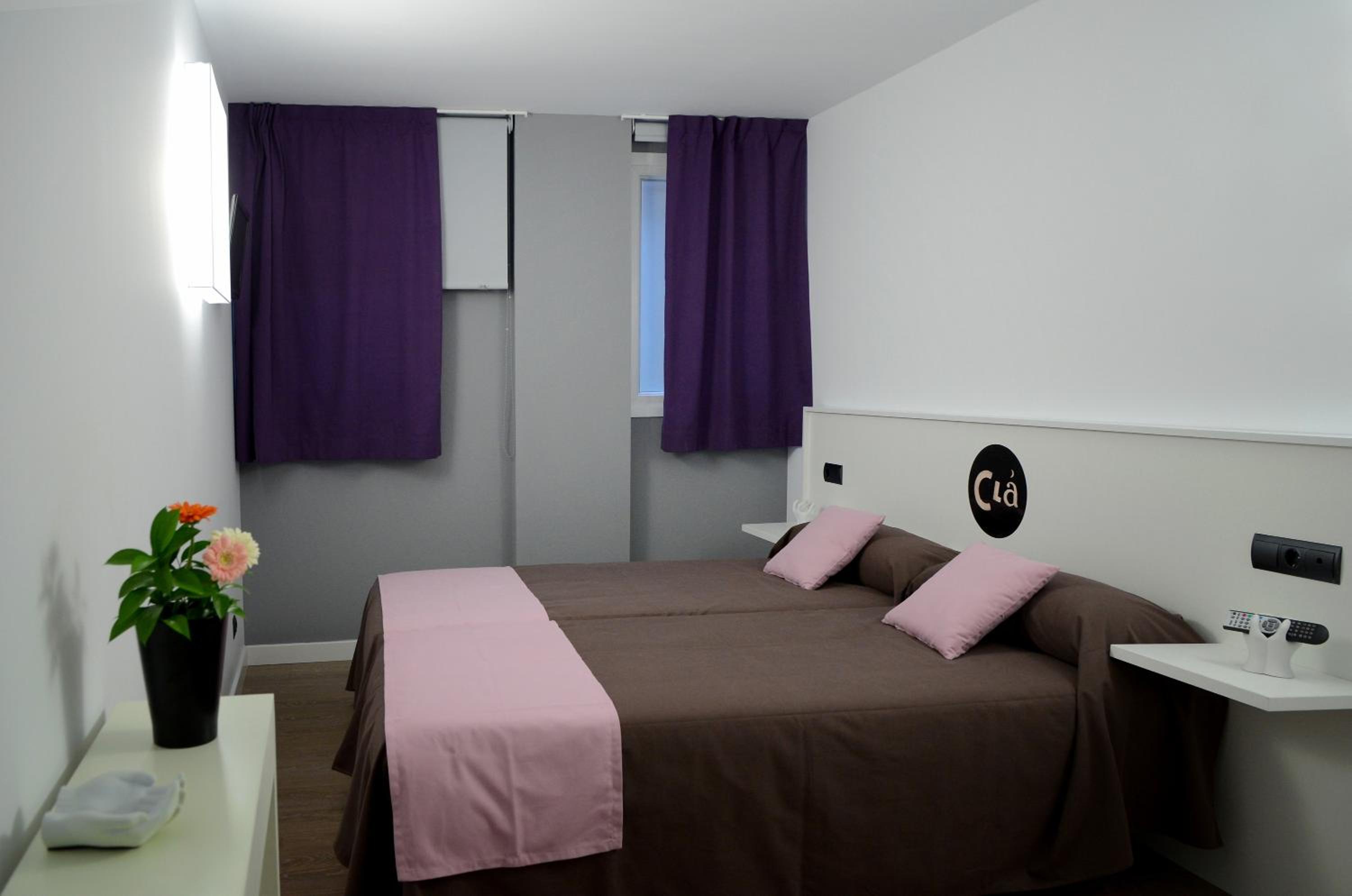 Double or Twin Room photo 3