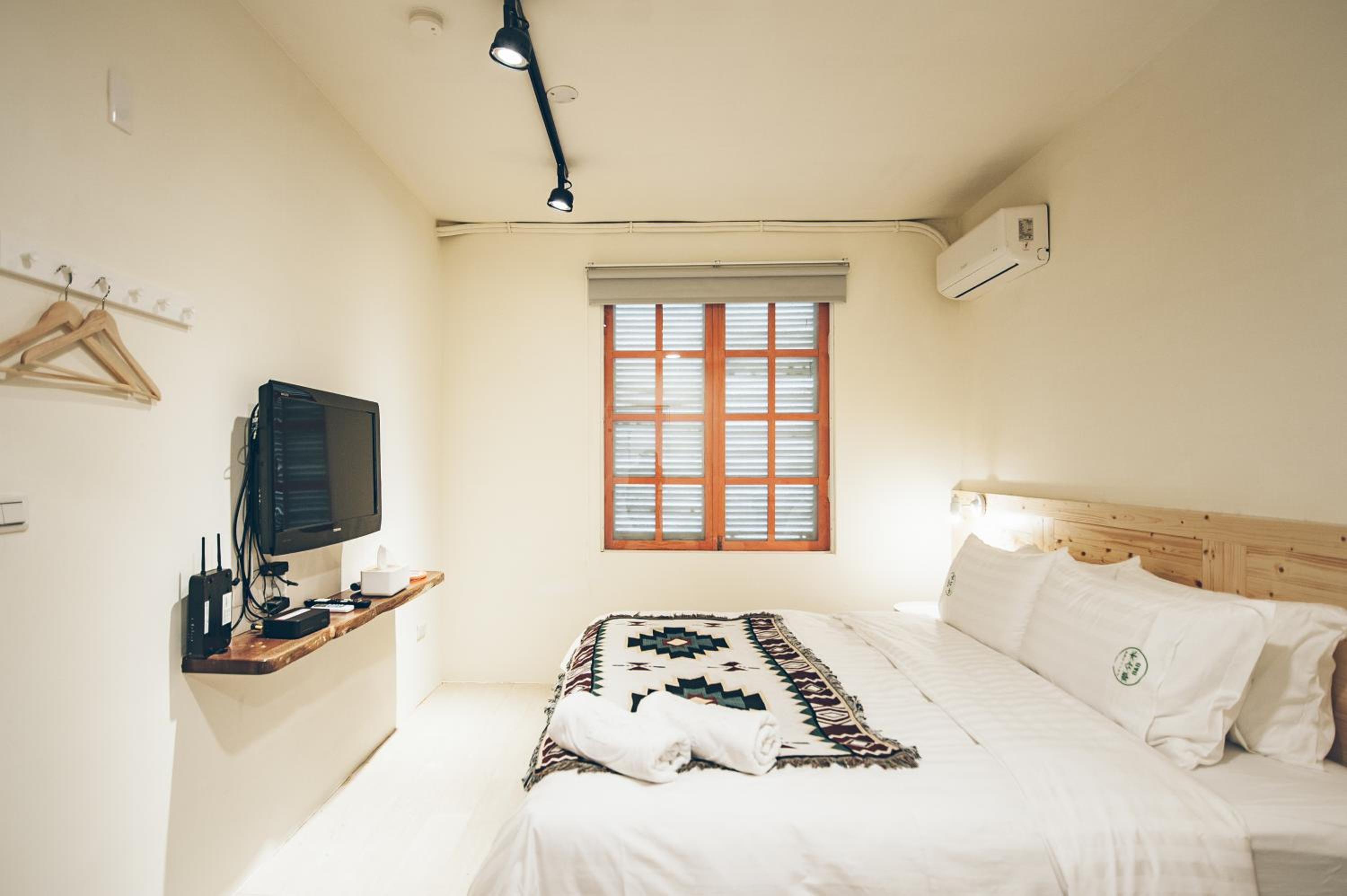 Small Double Room (No Window) photo 2