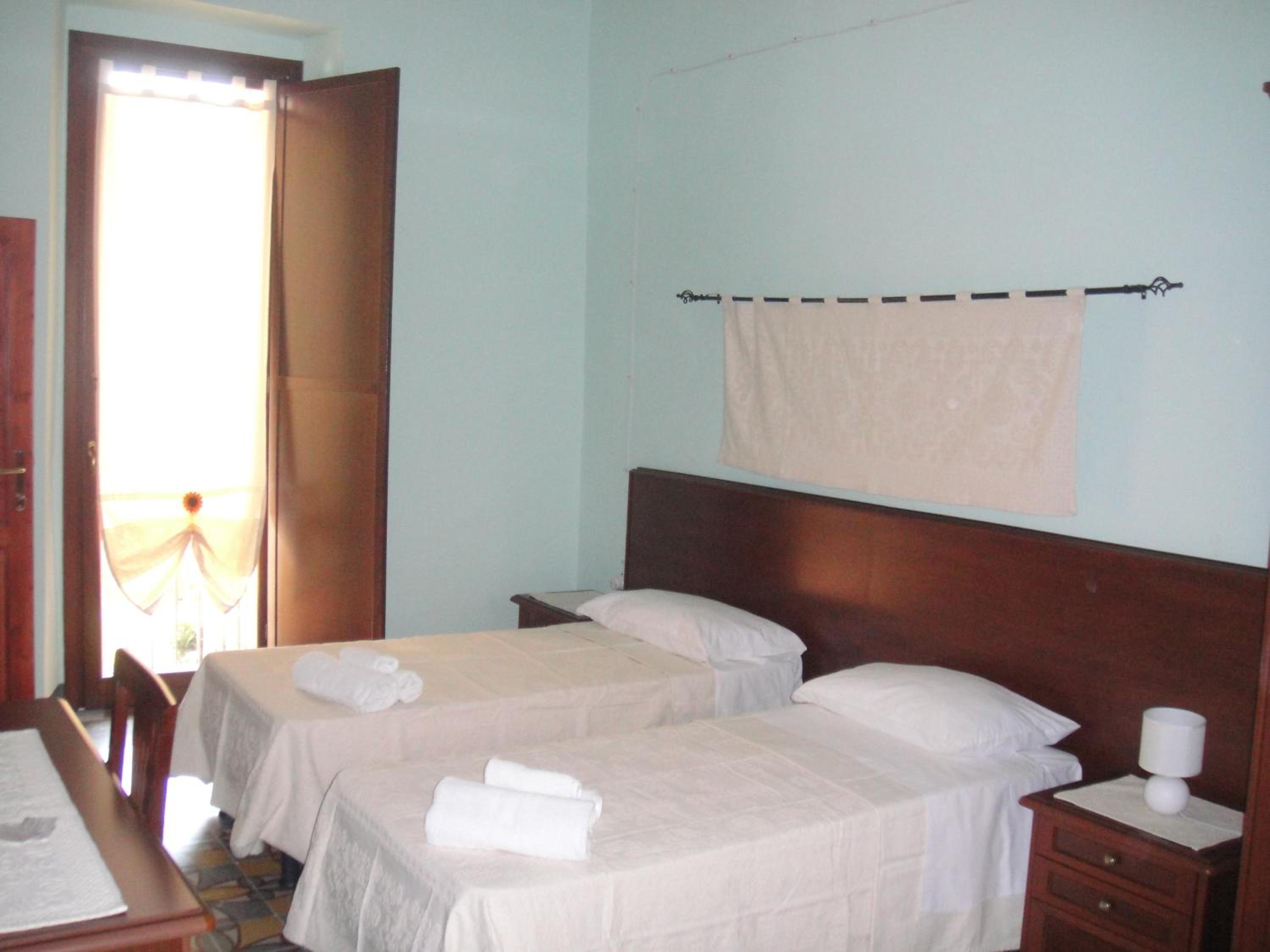 Double Room - Photo 4