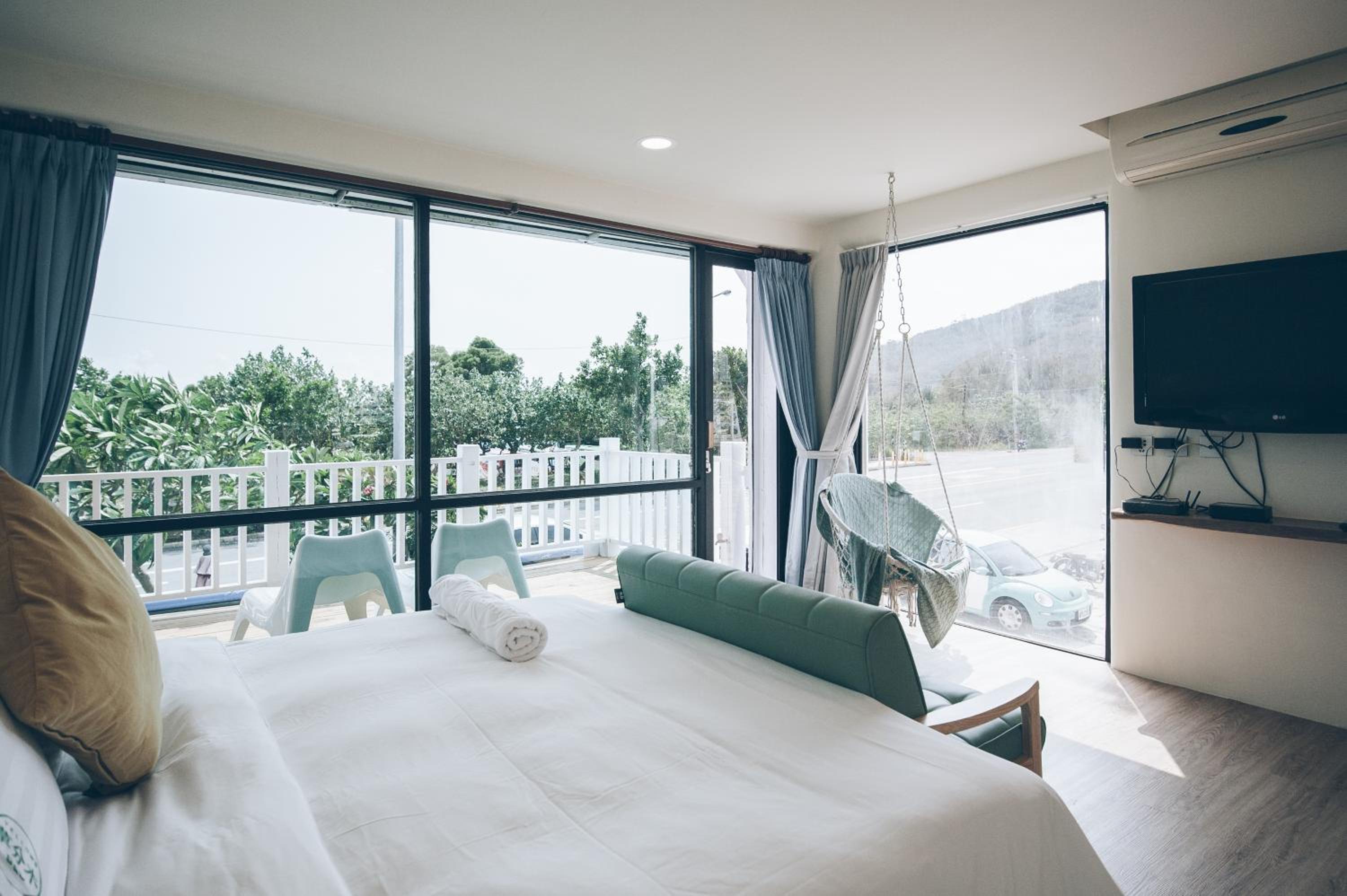 Deluxe Double Room with Balcony and Sea View photo 2
