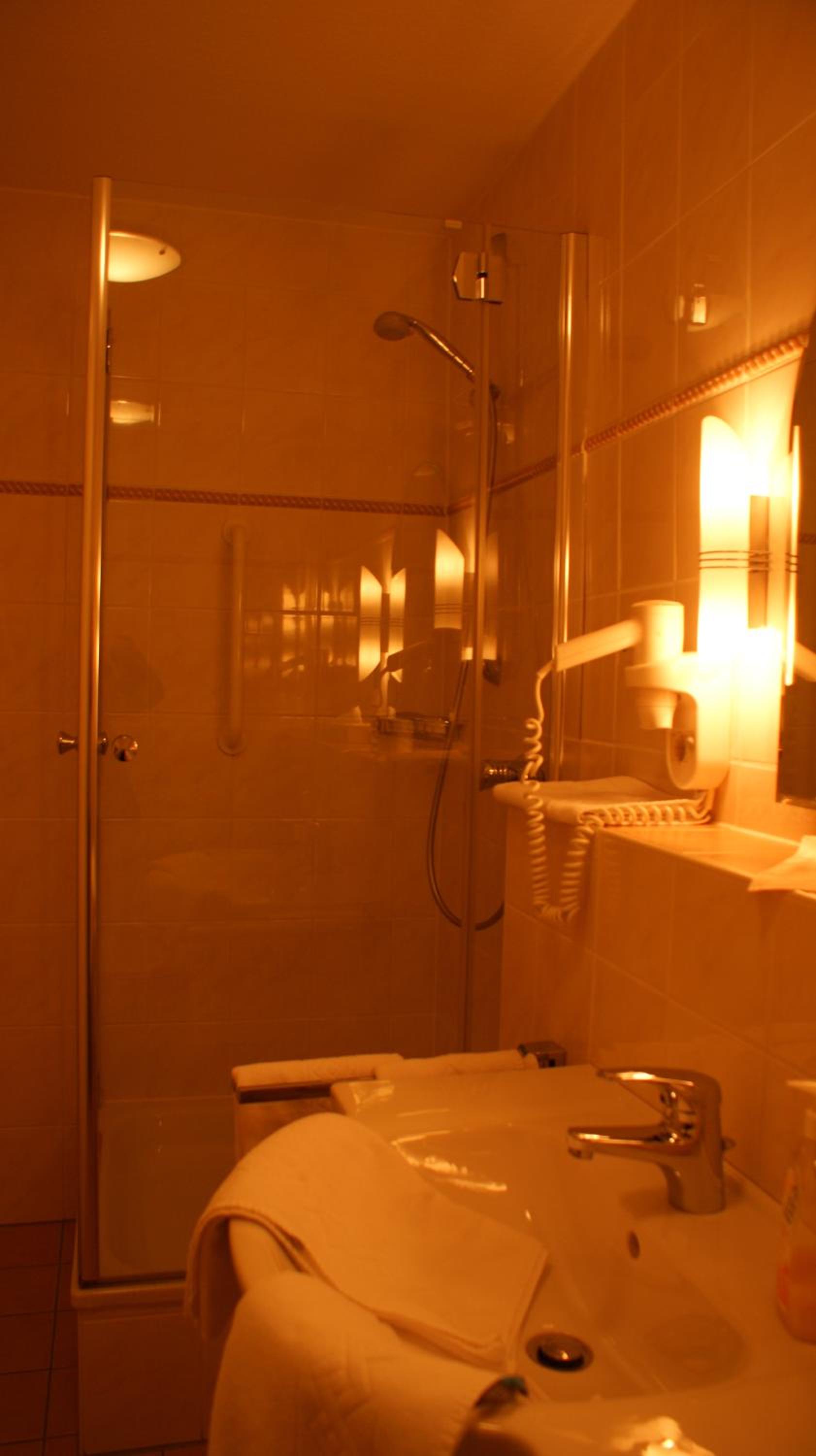 Standard Double Room - Photo 2