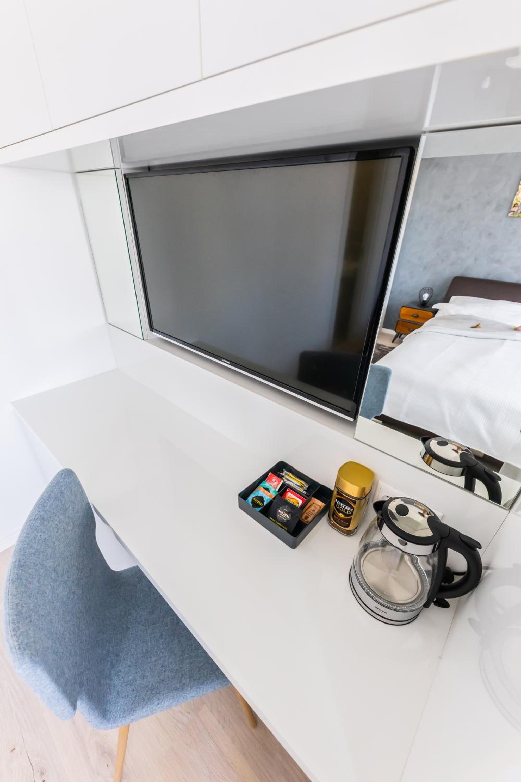 Standard Double Room - Photo 10