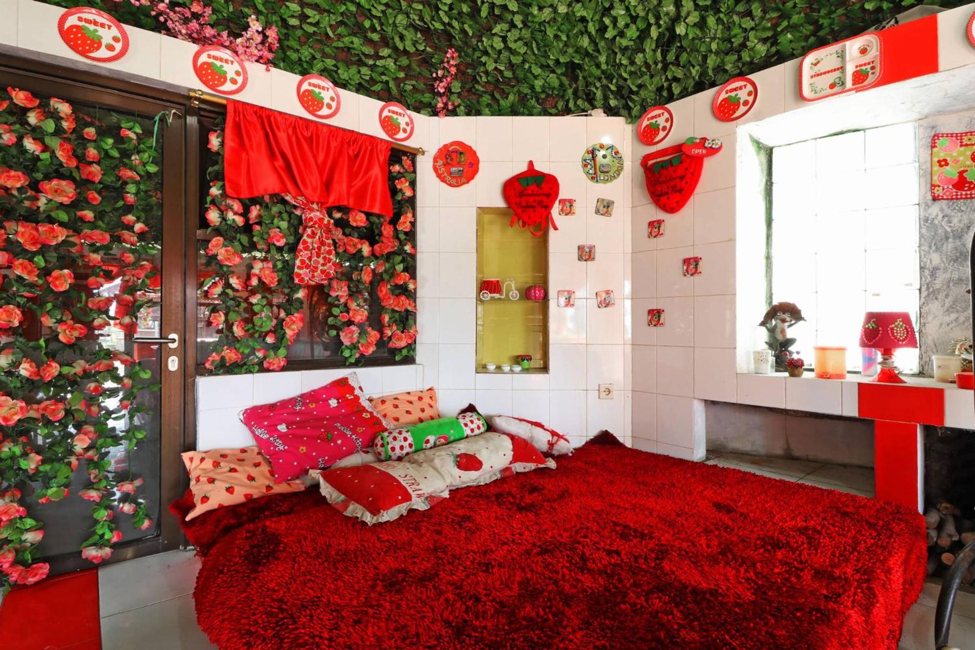 Family Room - Photo 6