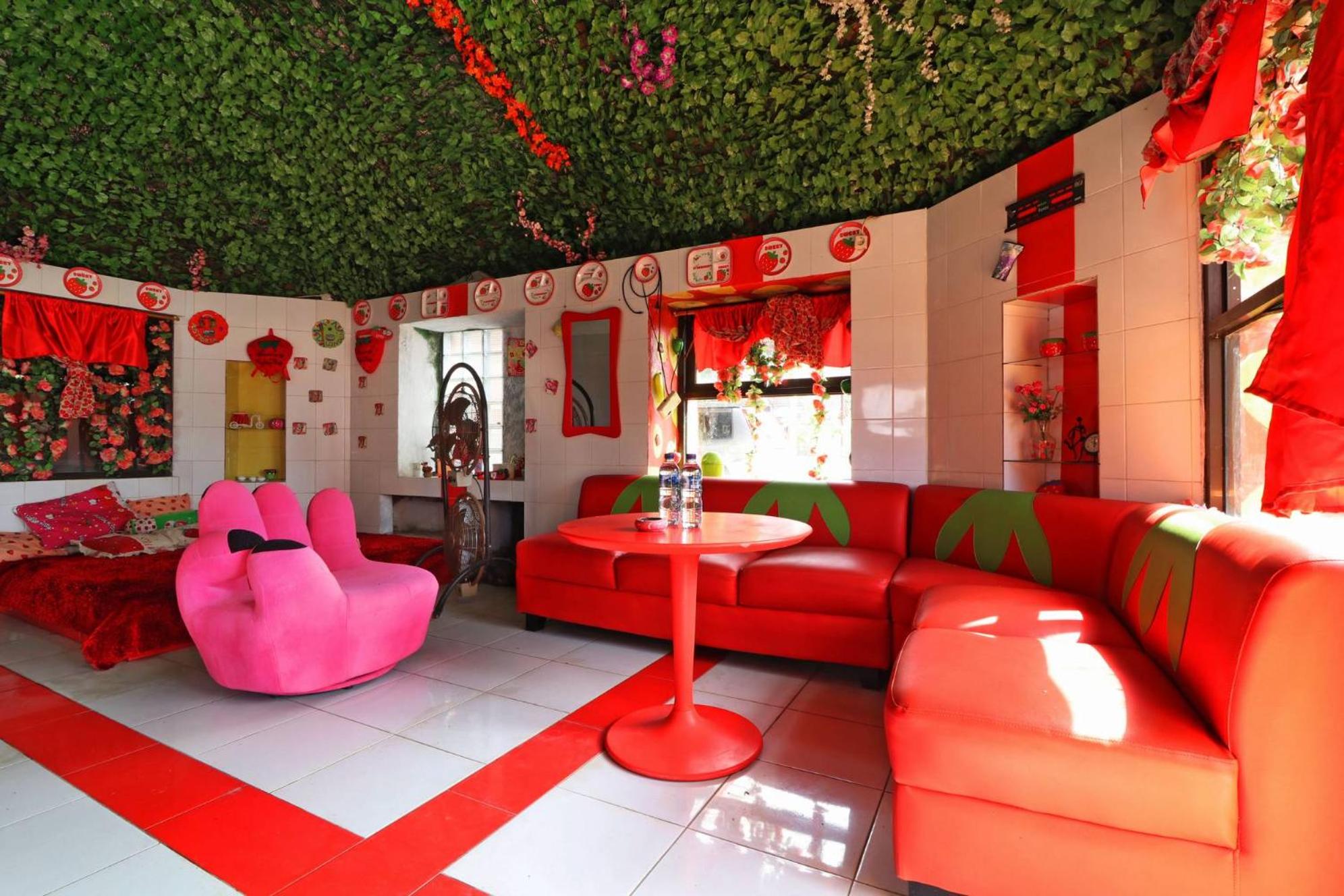 Family Room - Photo 4