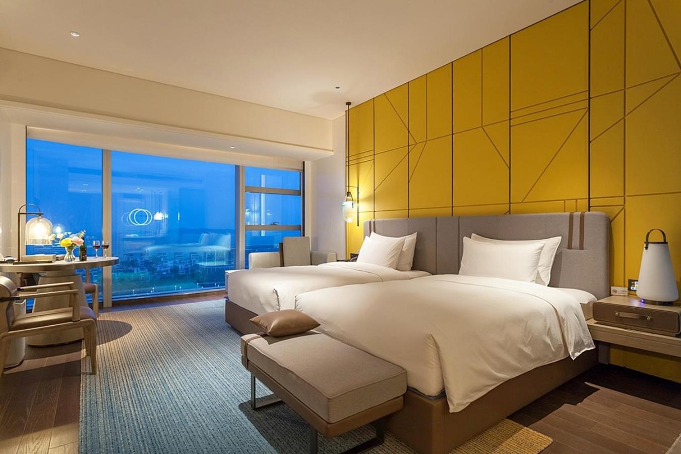 Deluxe Sea View Twin Room photo 3