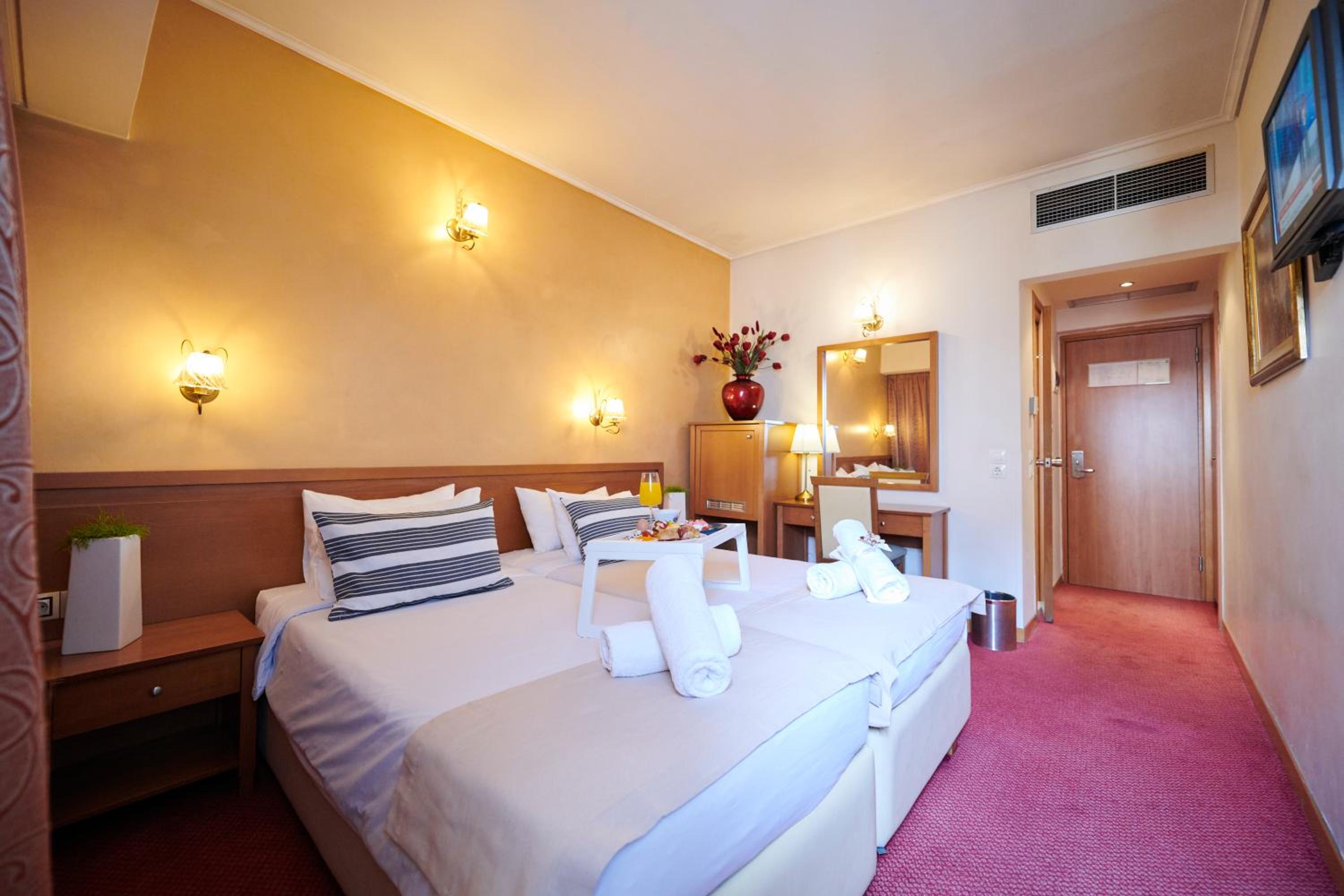 Double or Twin Room photo 2