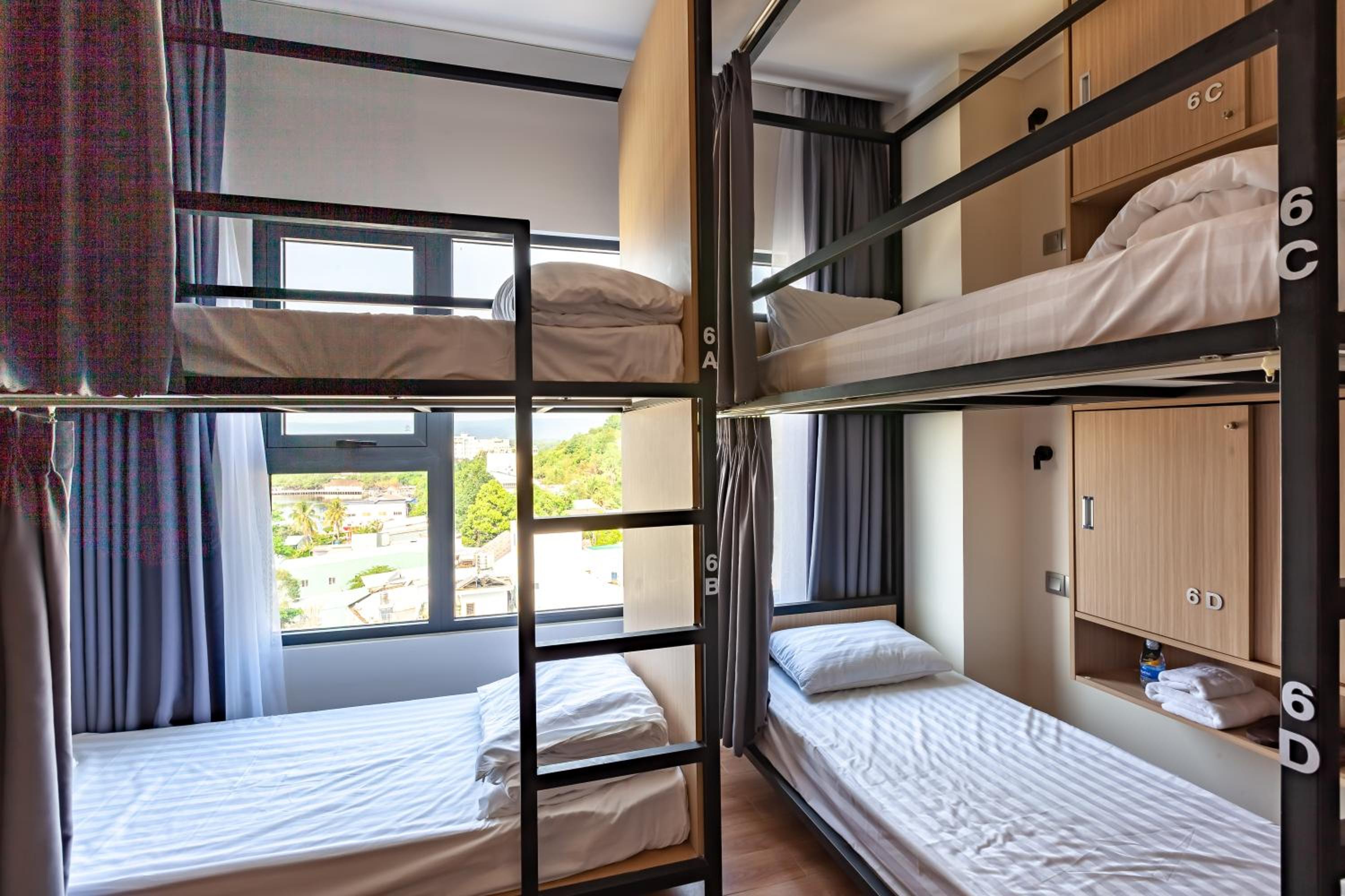 Bunk Bed In Mixed Dormitory Room photo 1