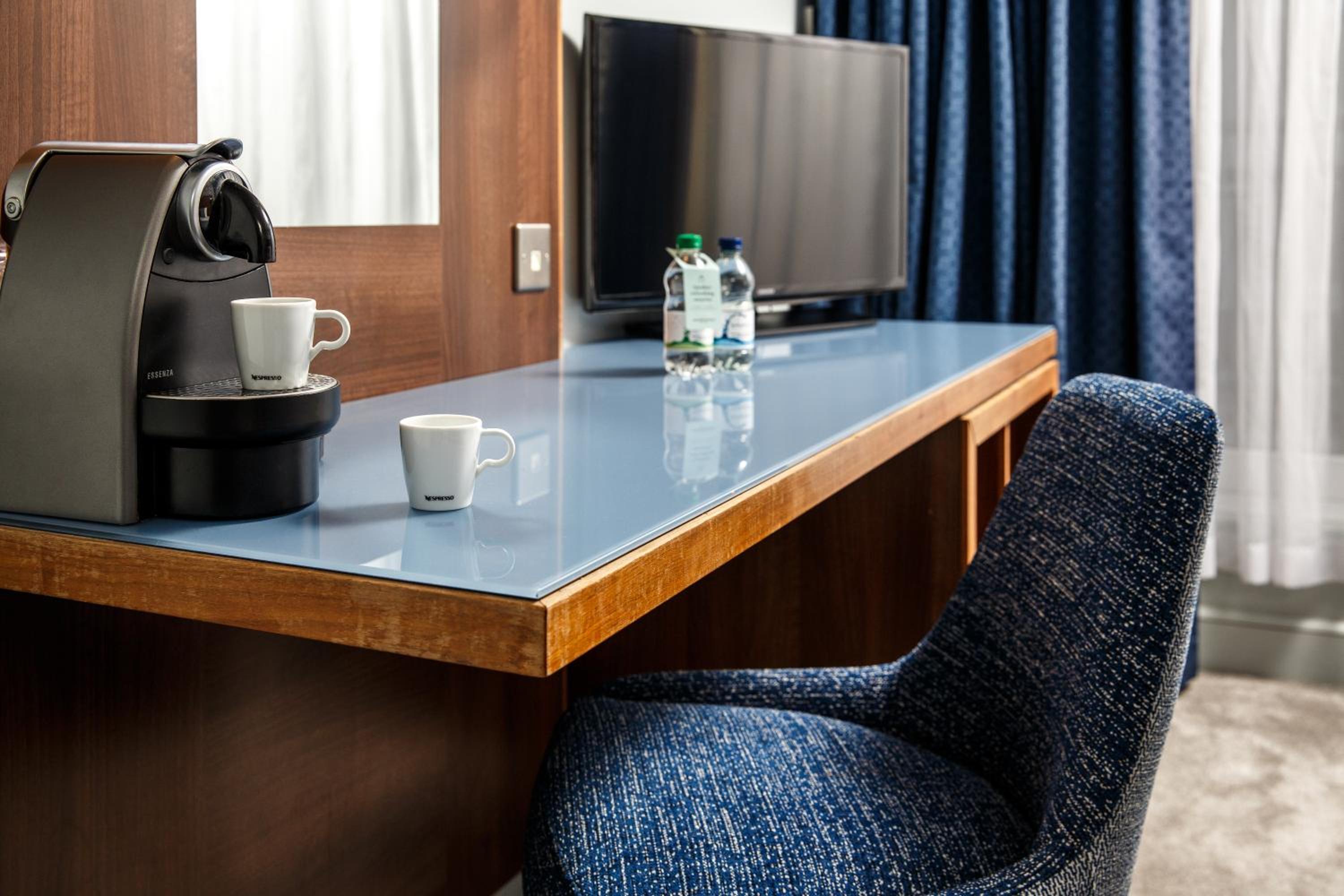 Classic Double Room Inland view - Photo 4