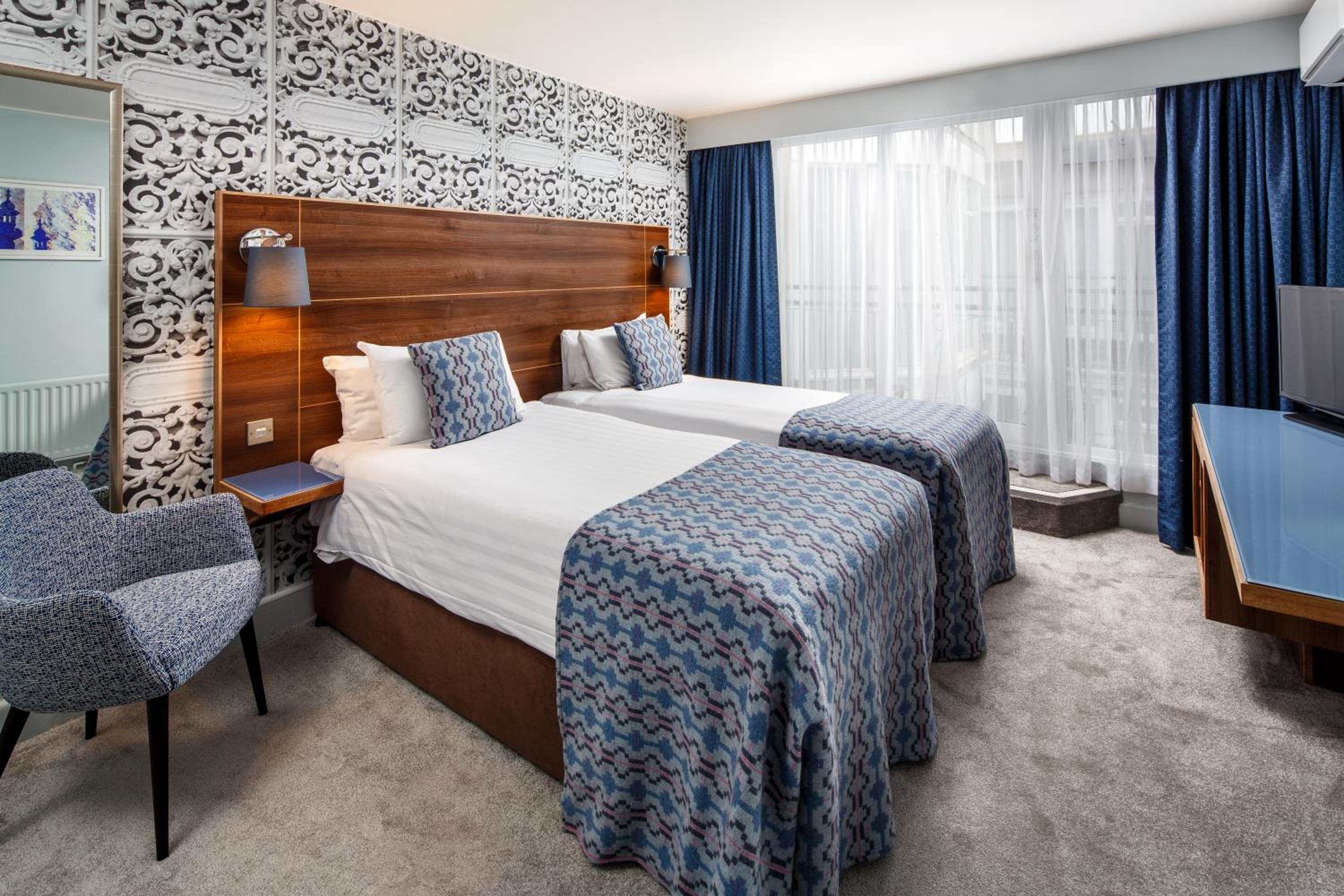 Classic Twin Room Inland View - Photo 1