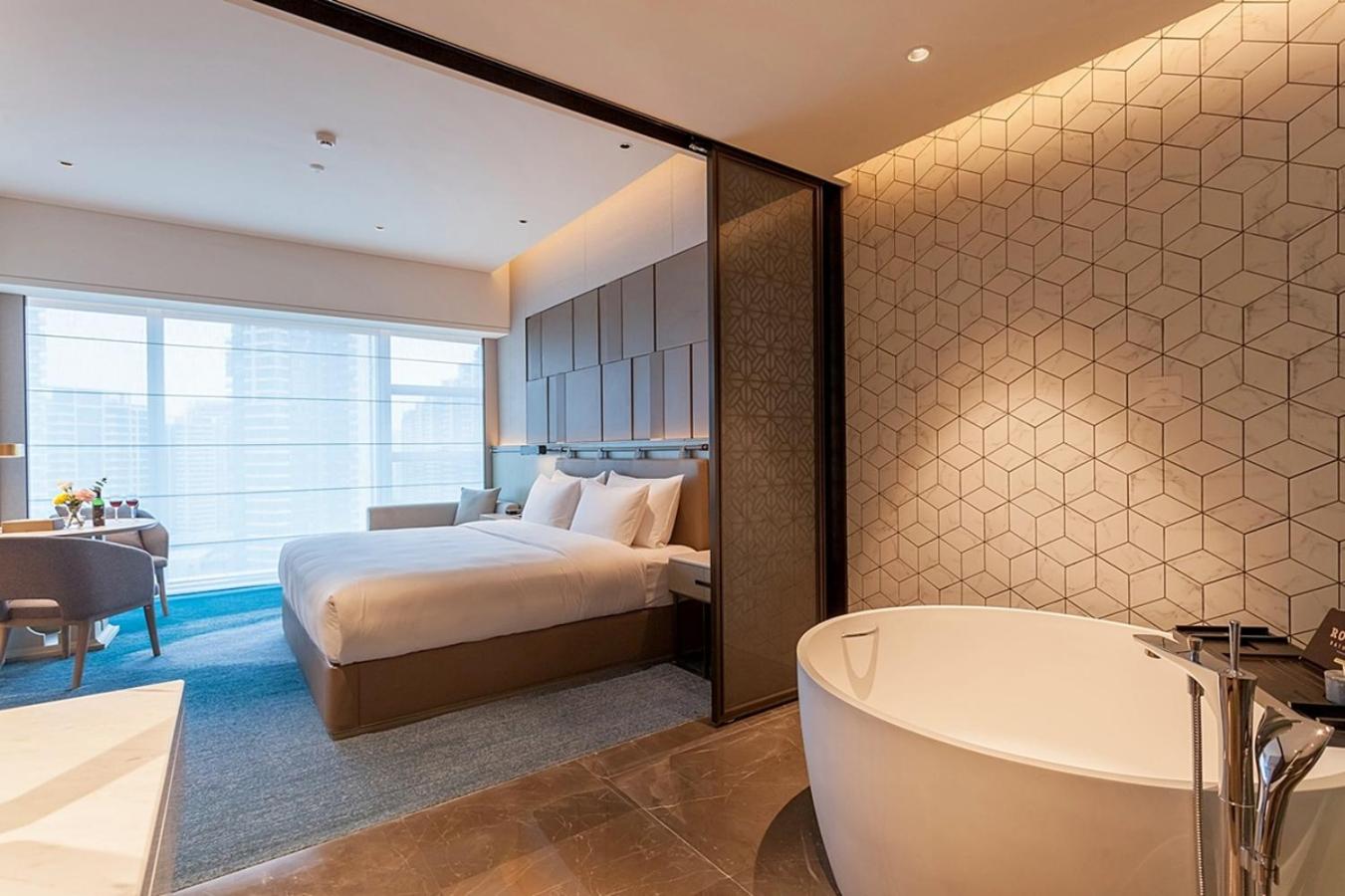 Deluxe Sea View King Room photo 1