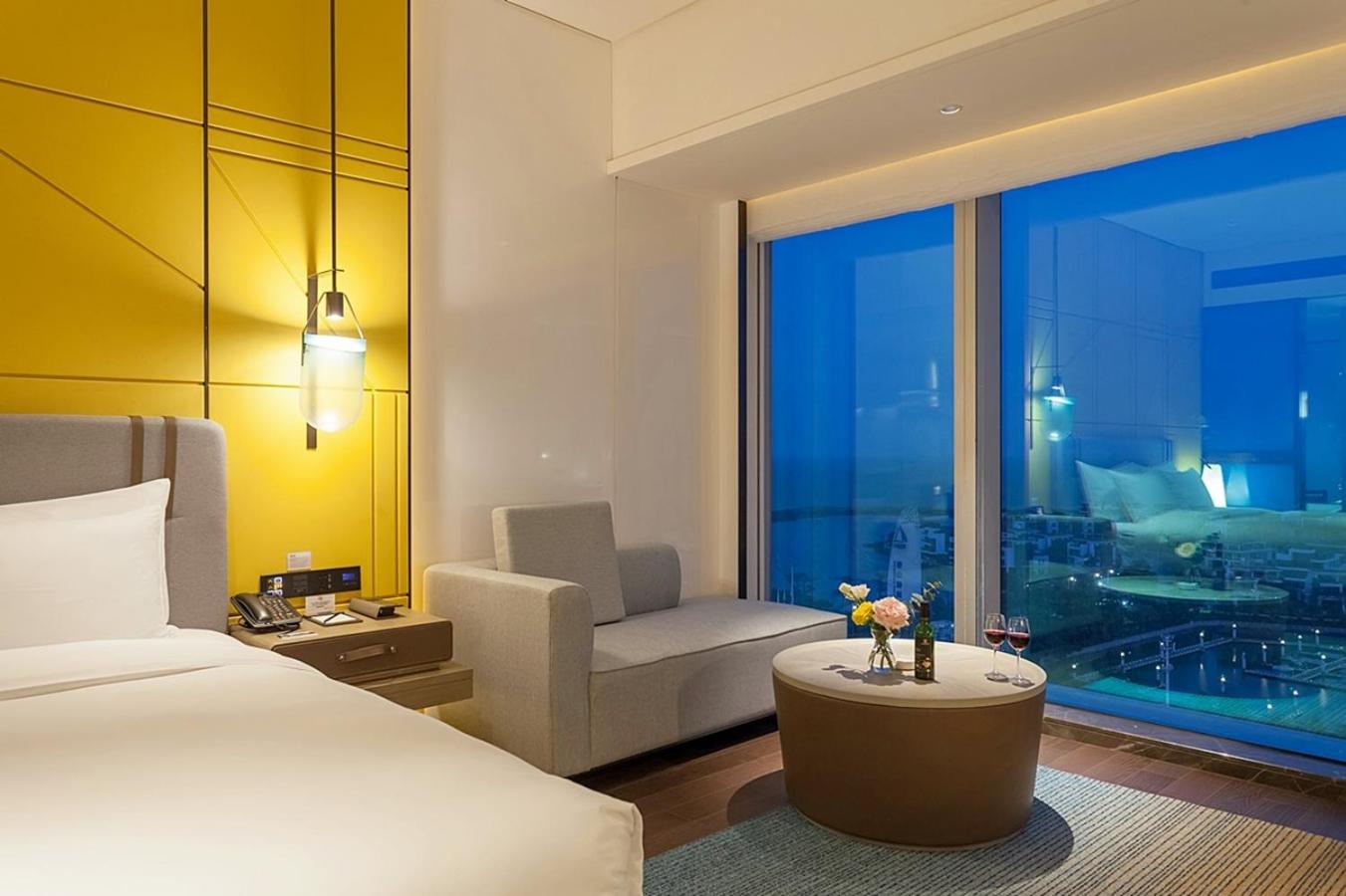 Deluxe Sea View King Room photo 3