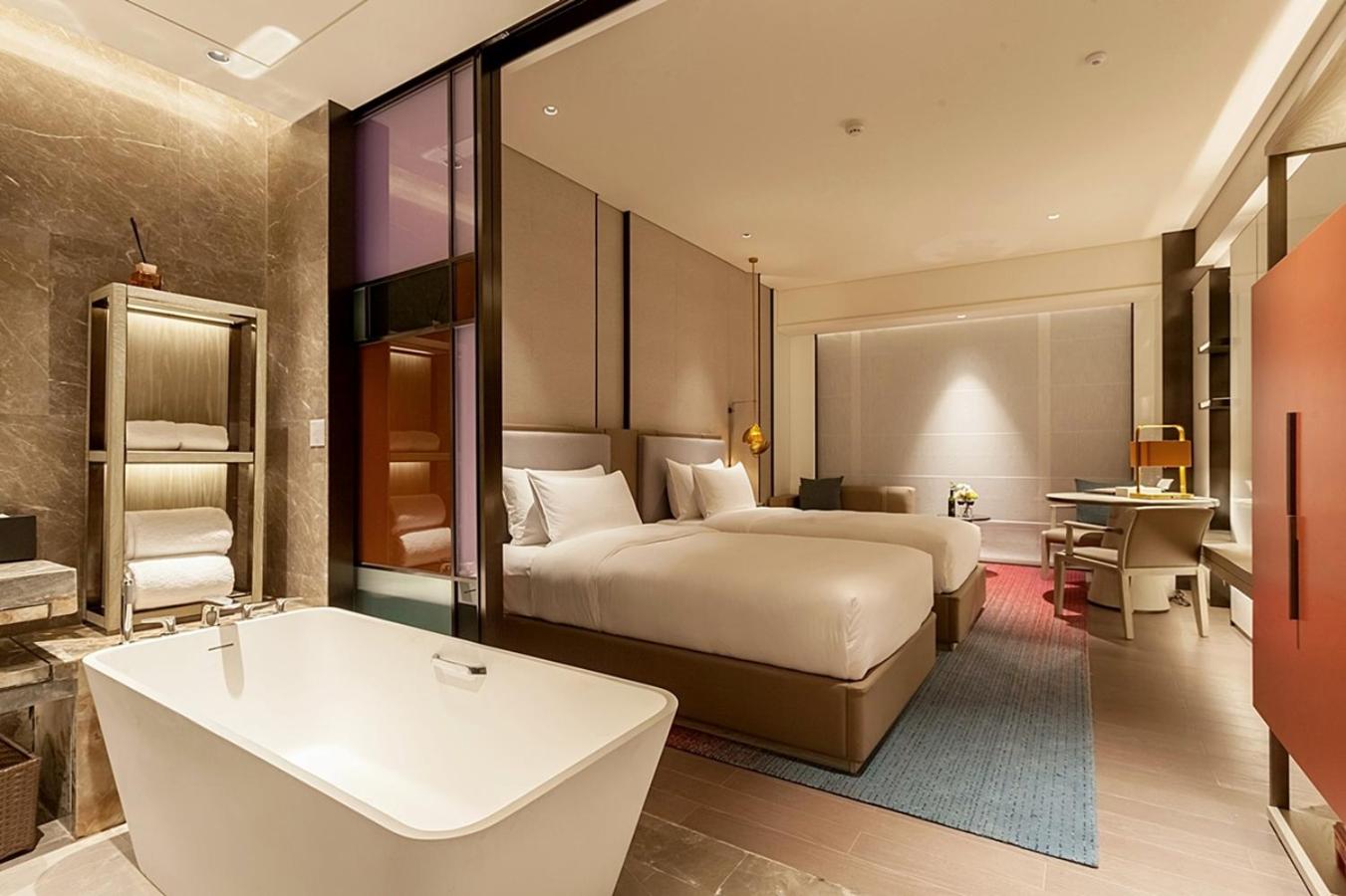 Deluxe Double or Twin Room photo 2