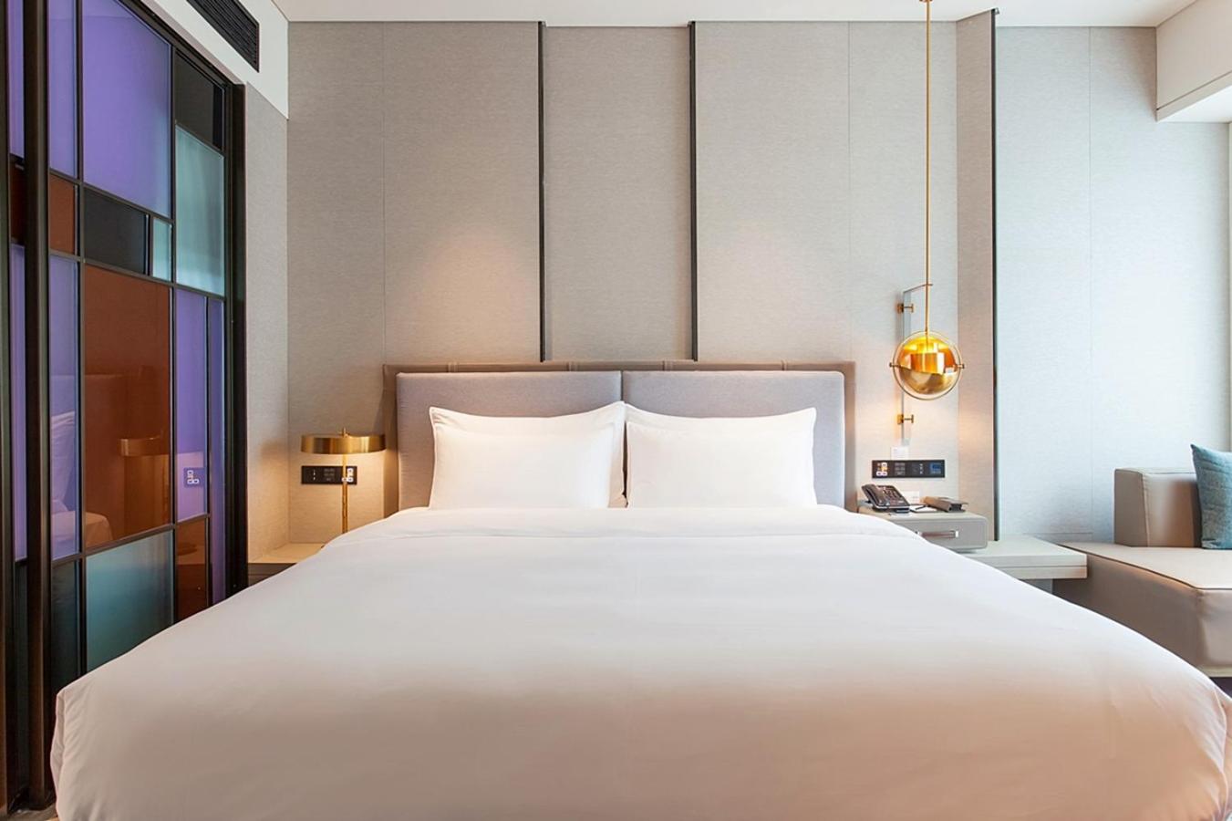 Deluxe Double Room with Bath photo 2