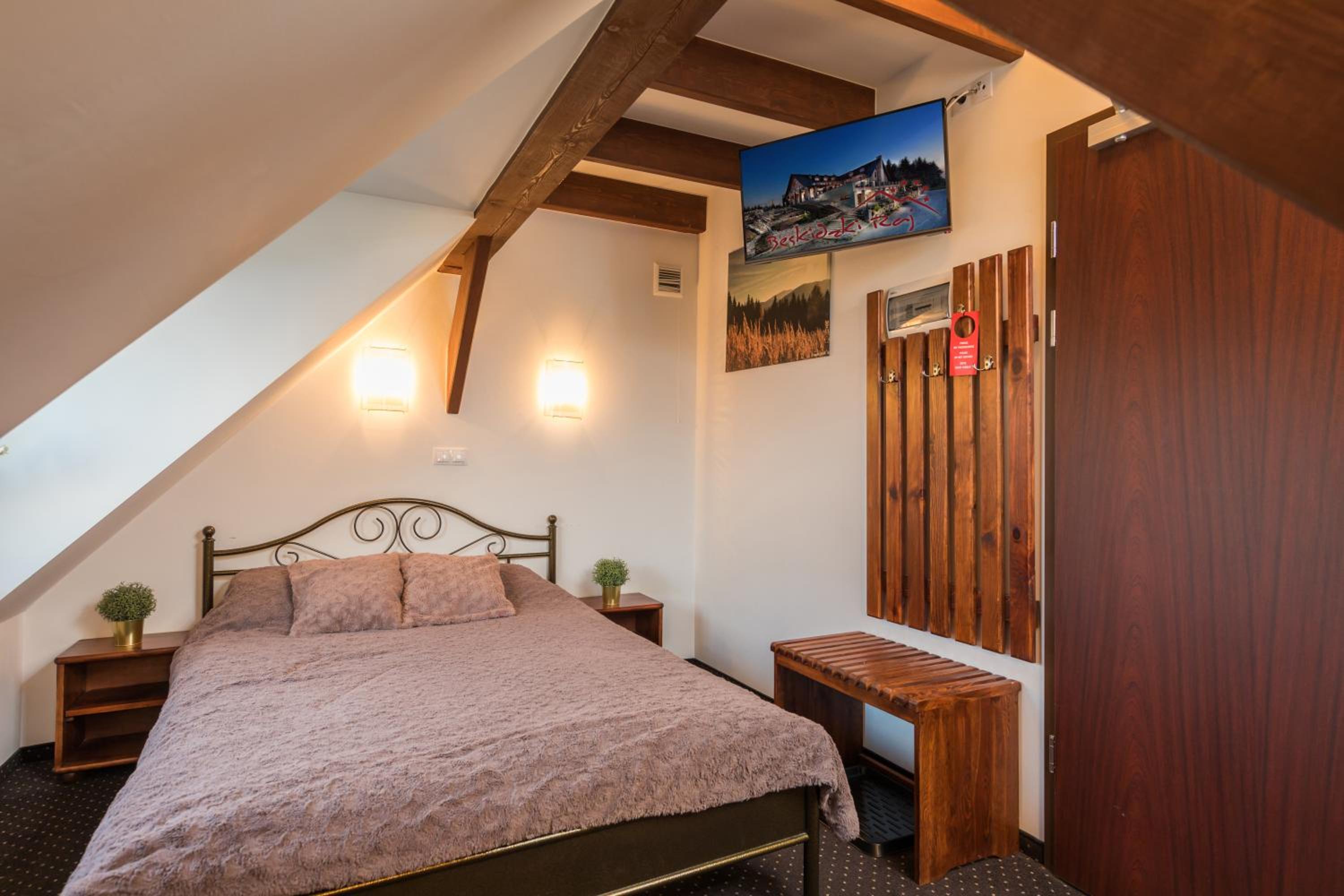 Double Room with Spa Bath - Photo 1