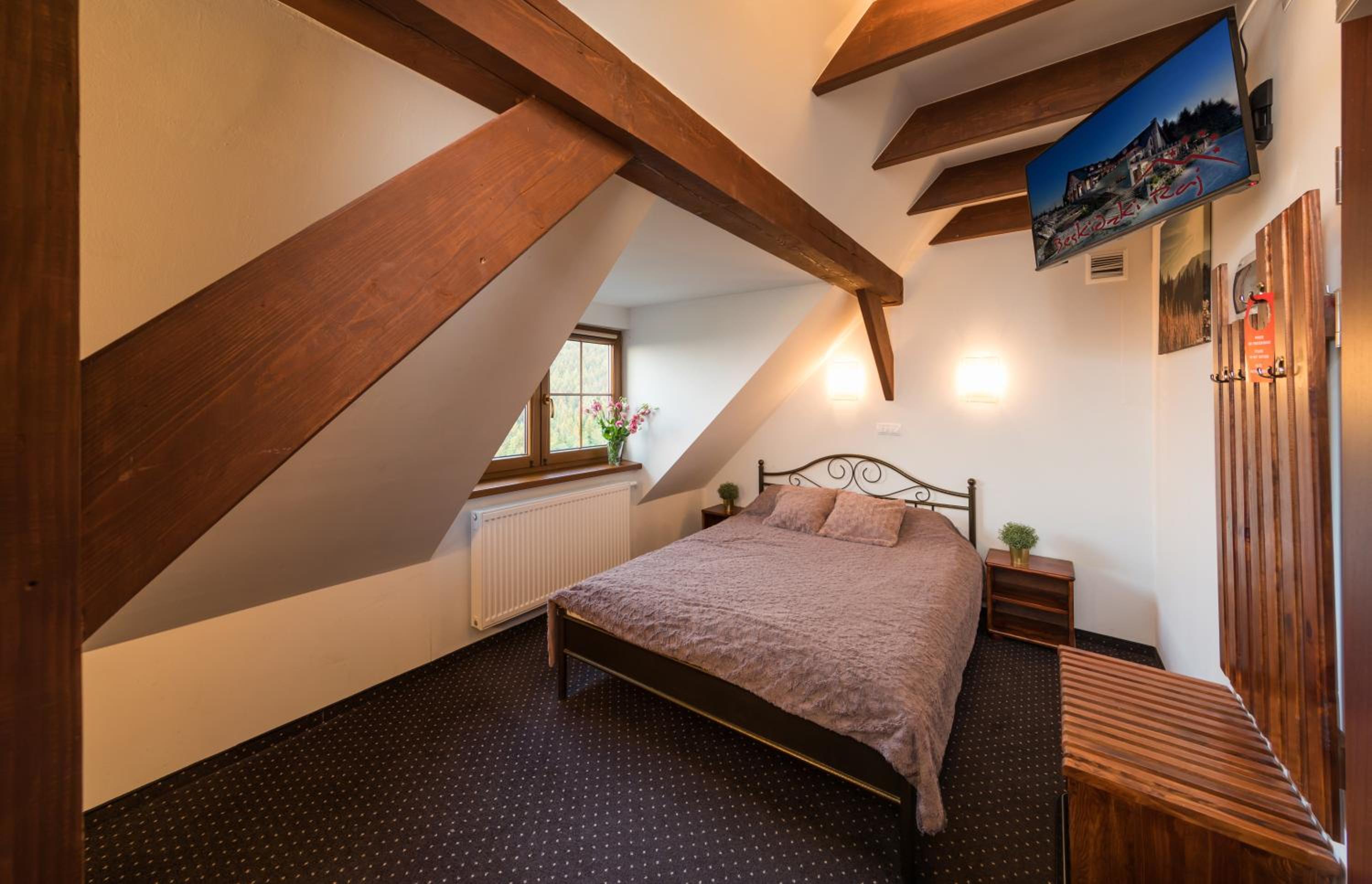 Double Room with Spa Bath - Photo 5