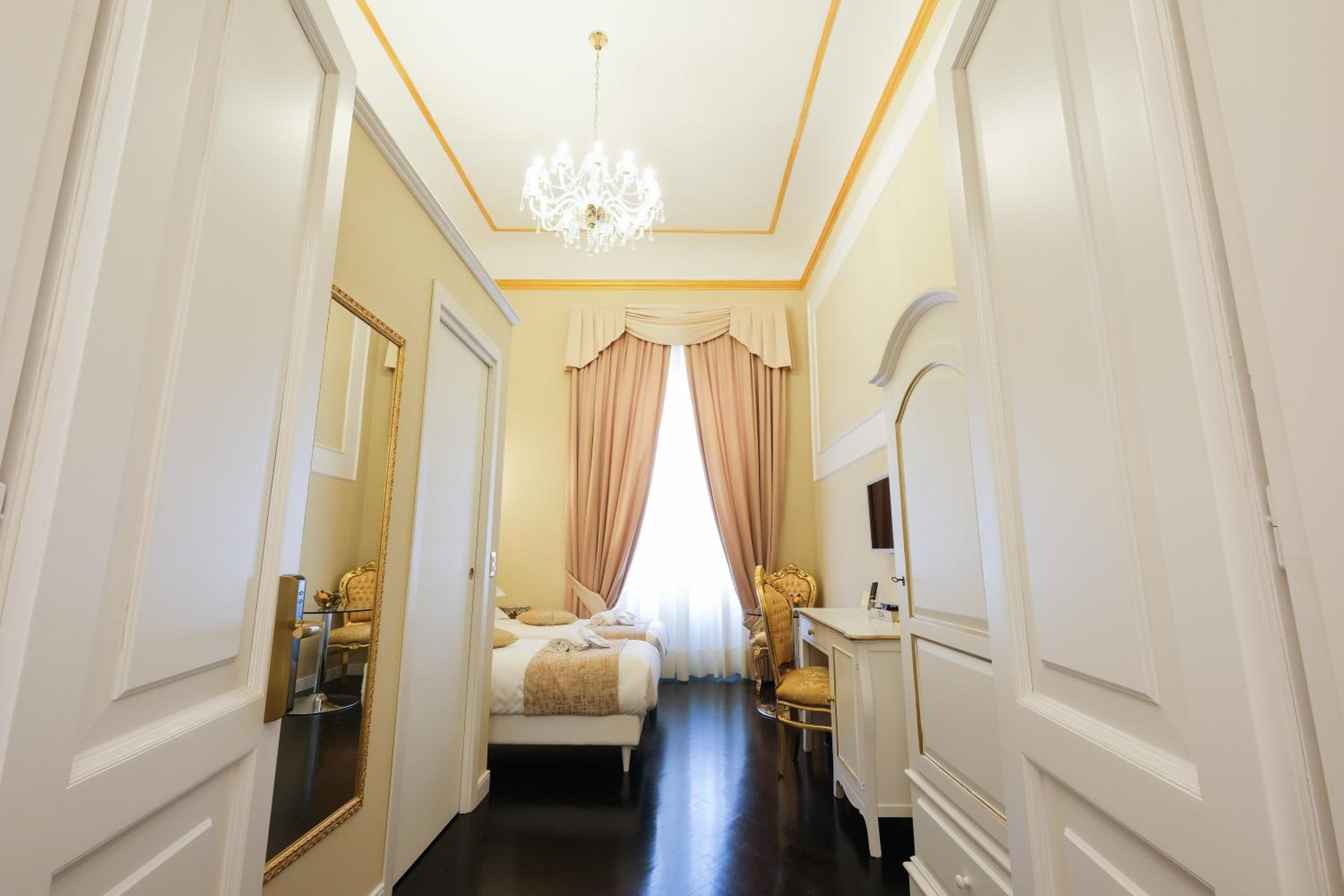 Superior King or Twin Room photo 2