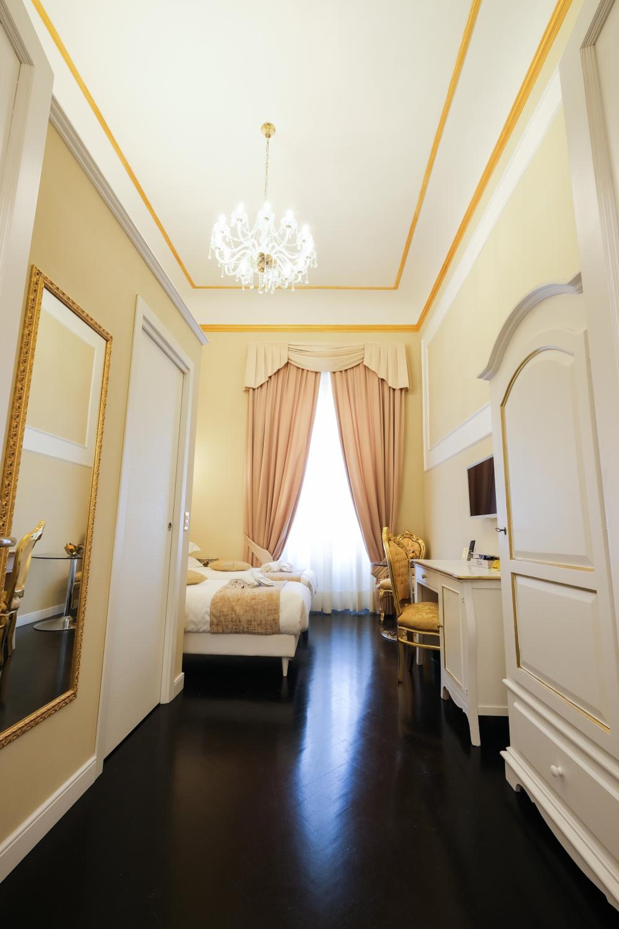 Superior King or Twin Room photo 3
