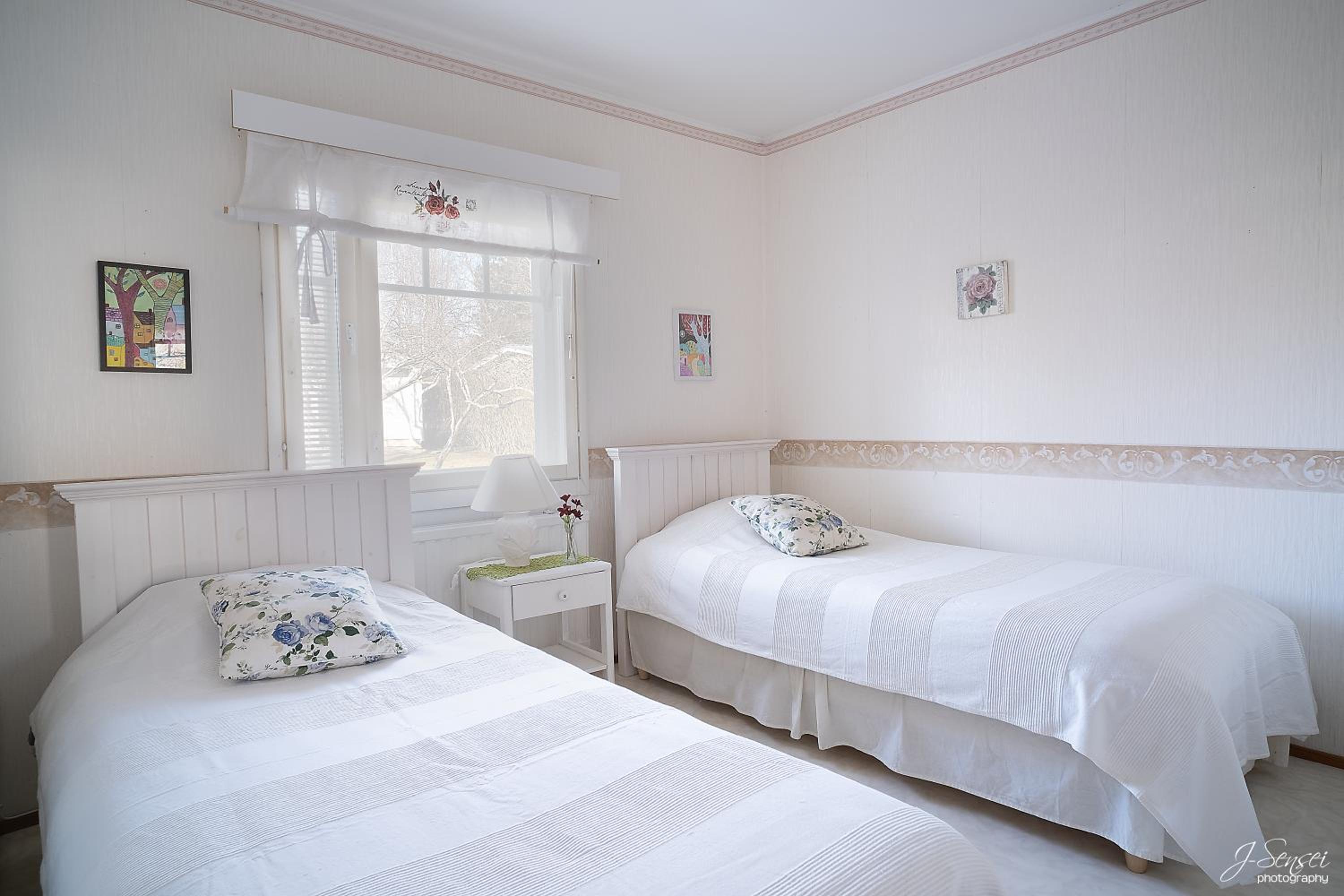 Two-Bedroom Suite - Photo 5