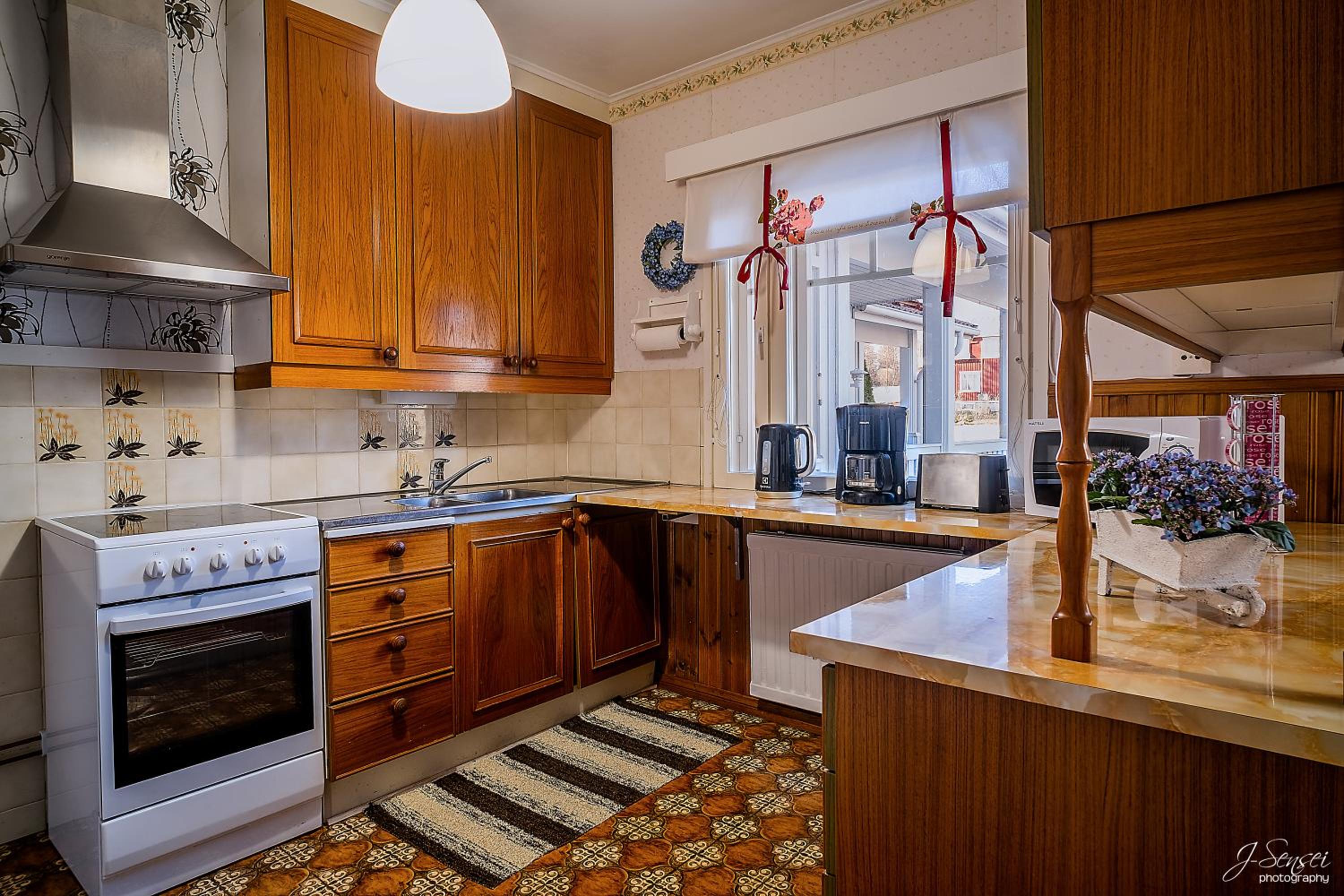 Two-Bedroom Suite - Photo 11